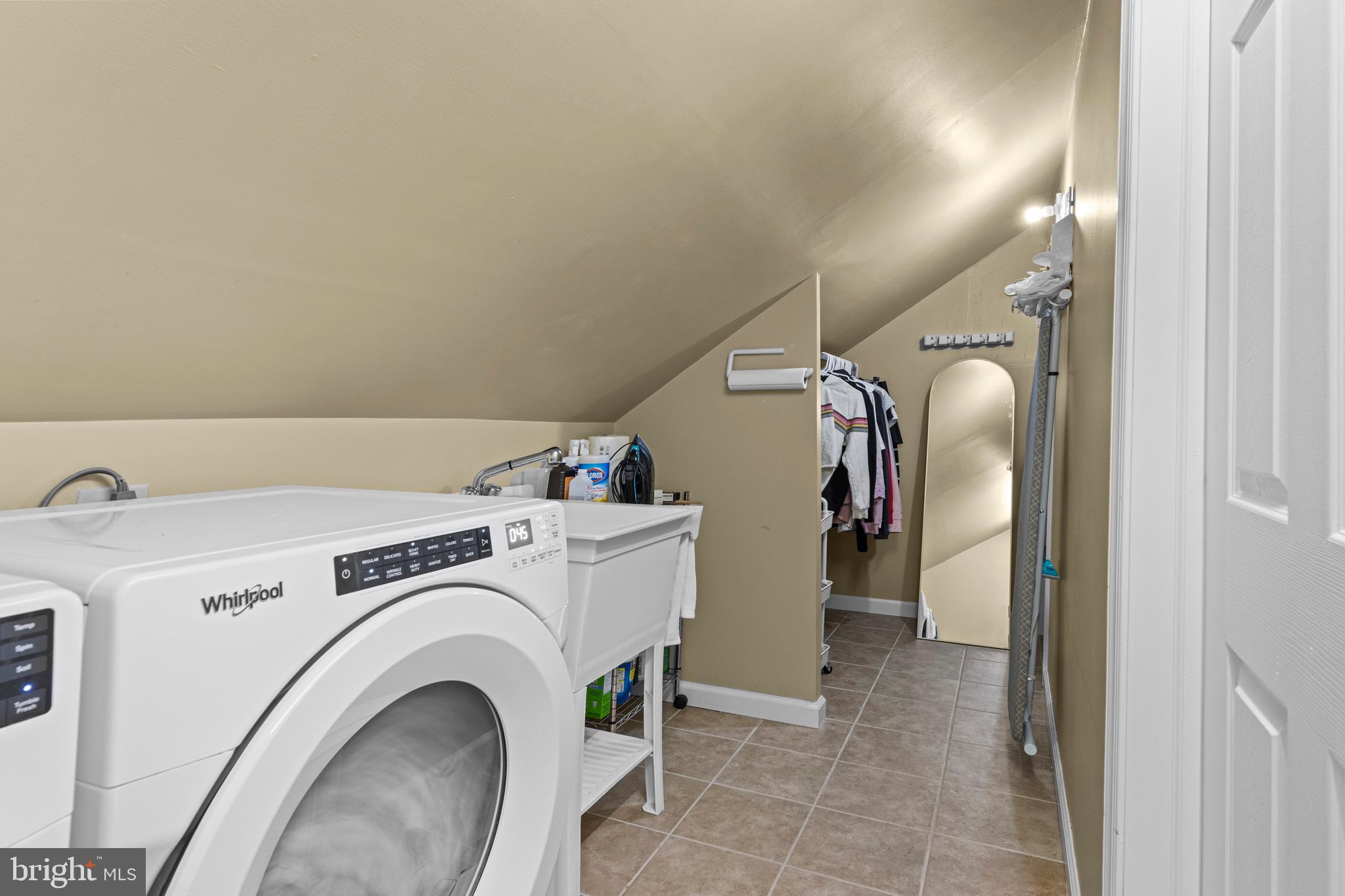 EATON VIL - Residential