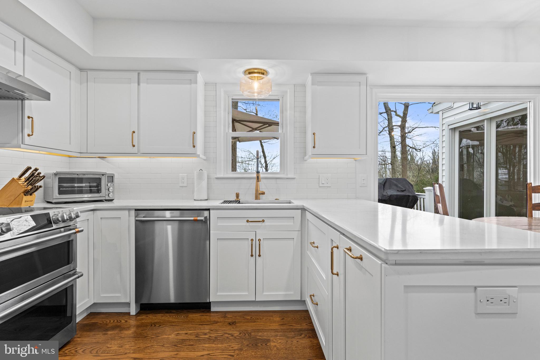 EATON VIL - Residential