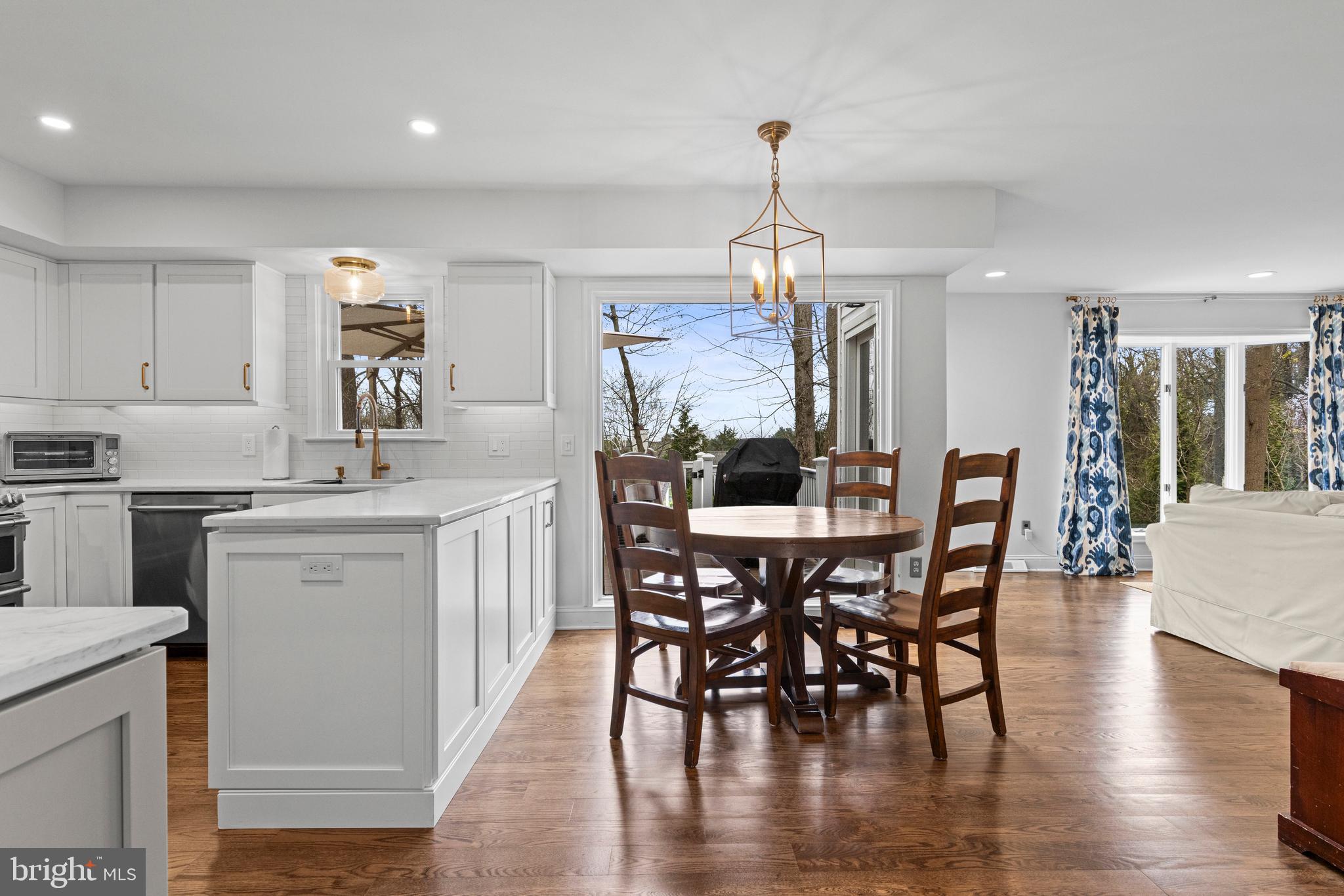 EATON VIL - Residential