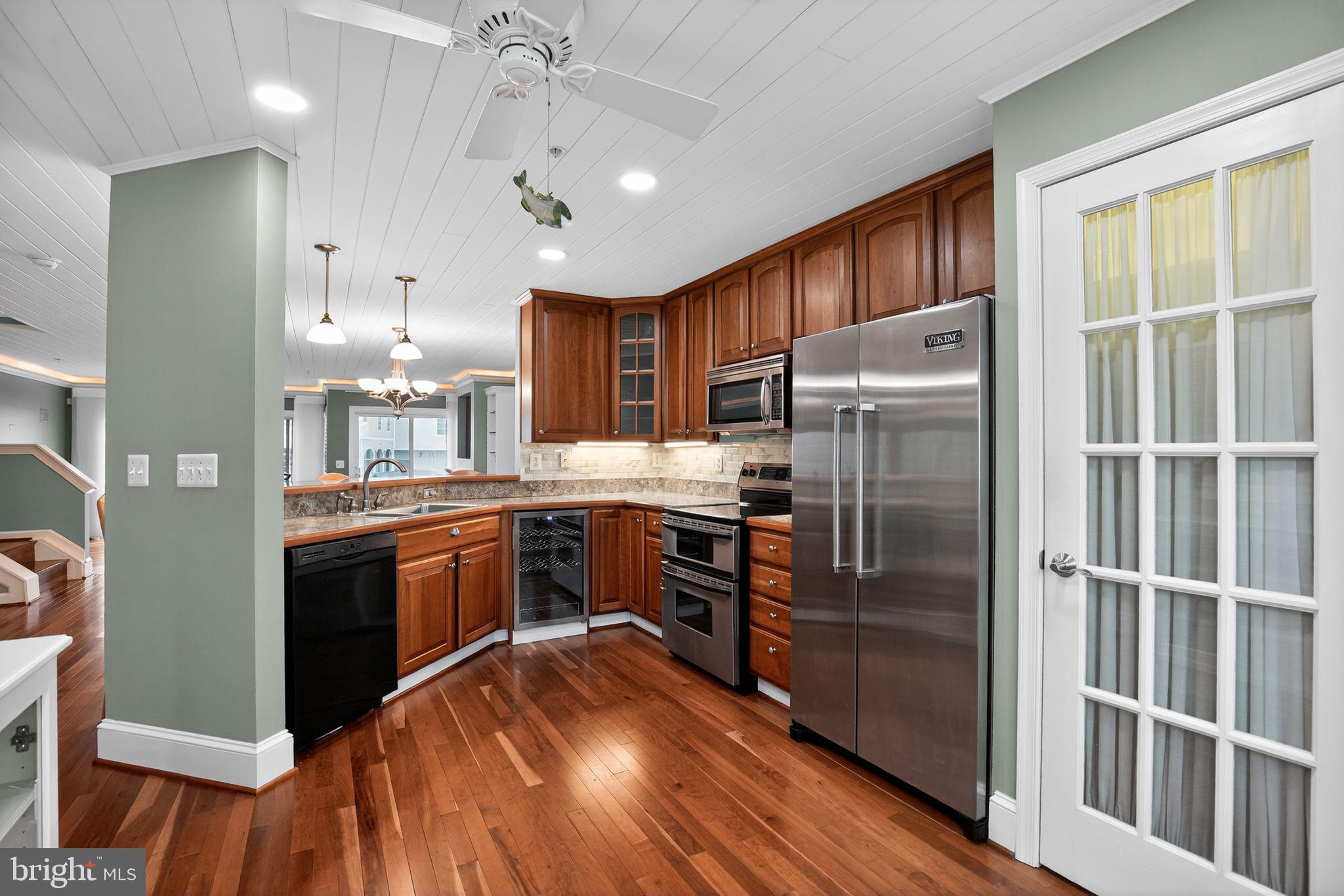 WINDWARD KEY - Residential