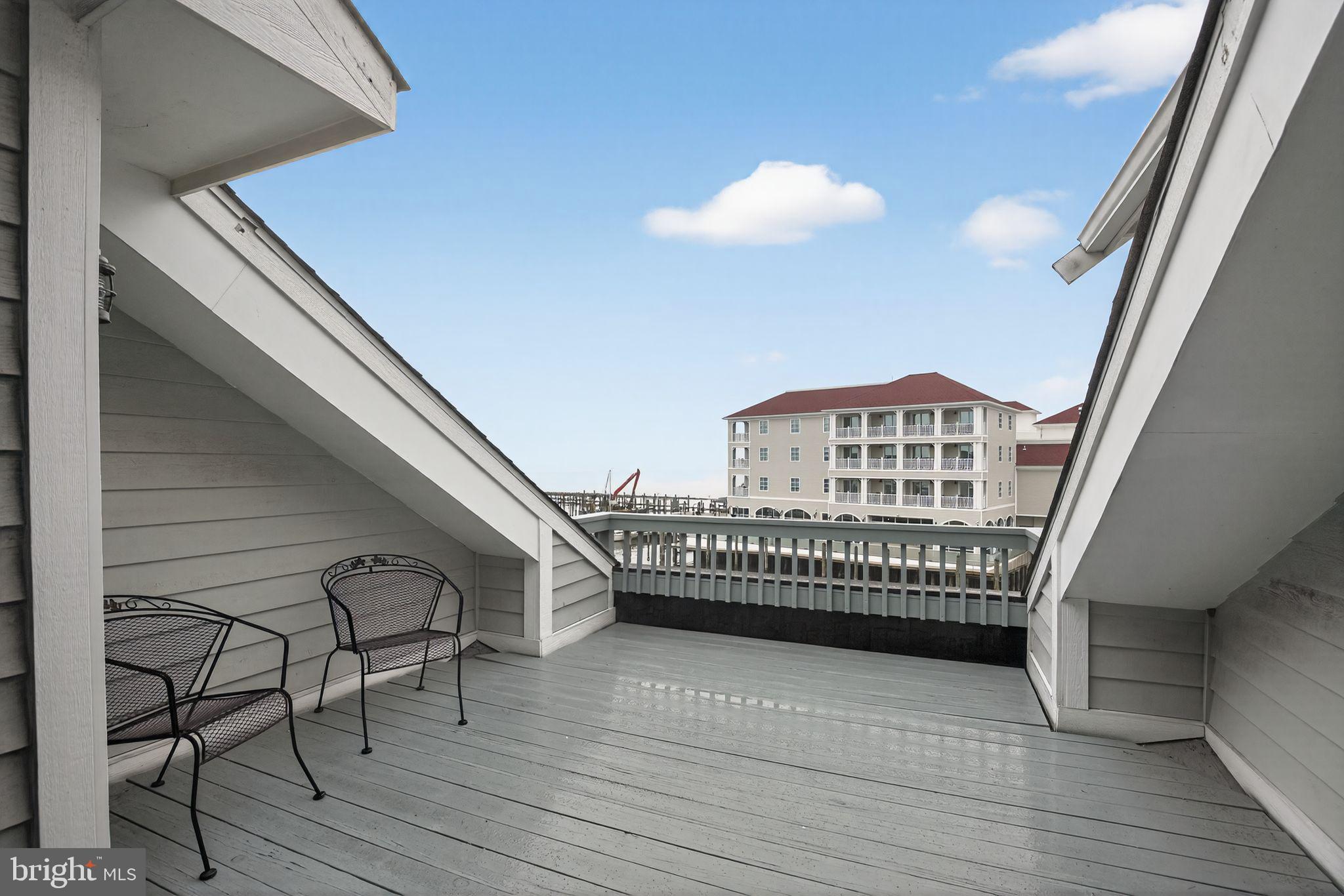 WINDWARD KEY - Residential