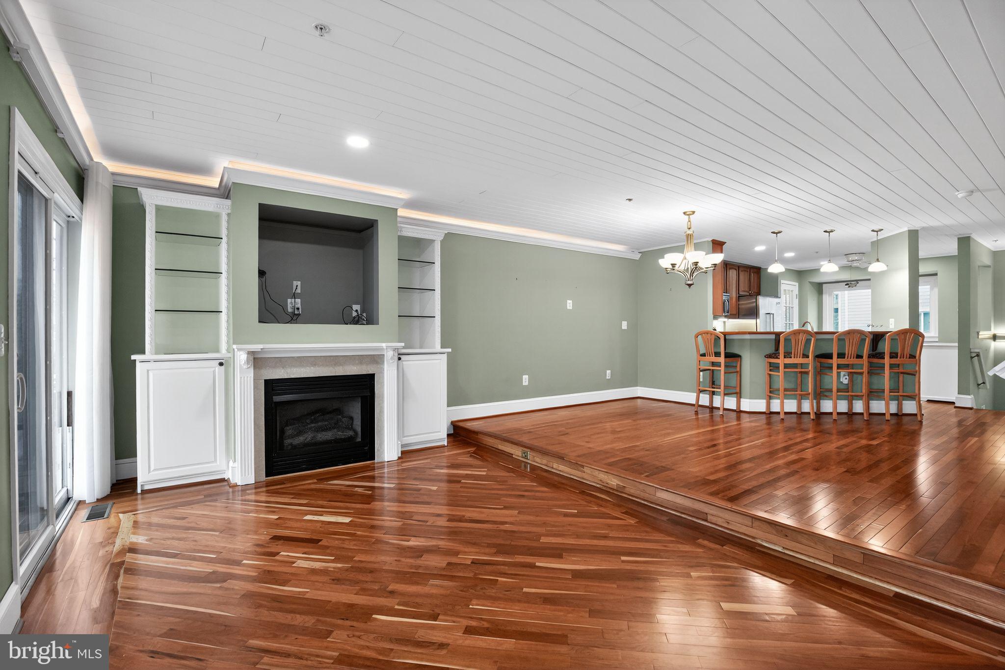 WINDWARD KEY - Residential