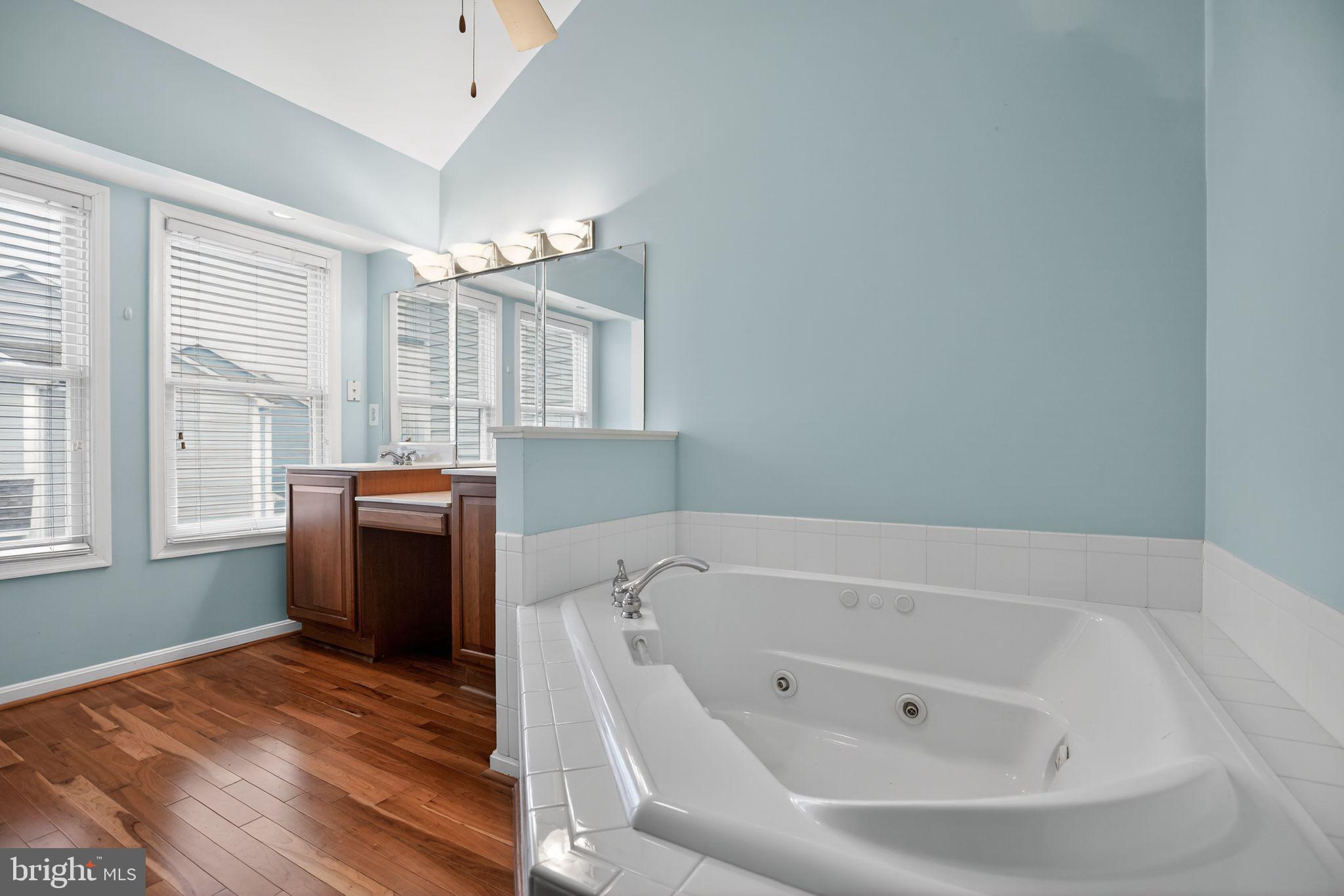 WINDWARD KEY - Residential