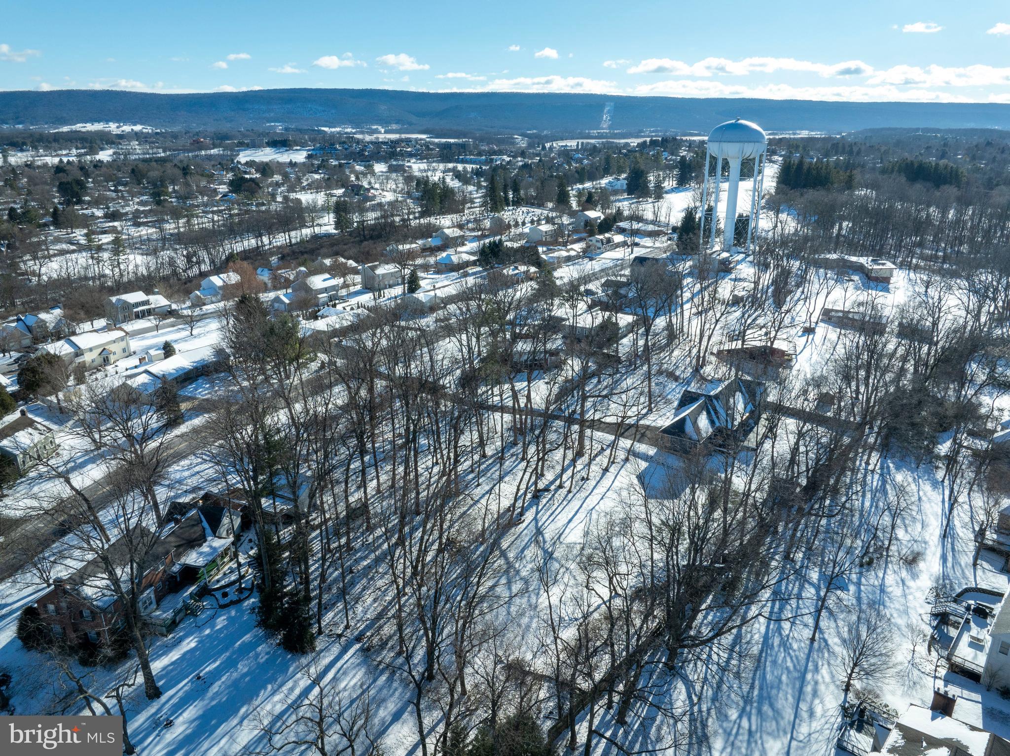 CENTRE HILLS VILLAGE - Land