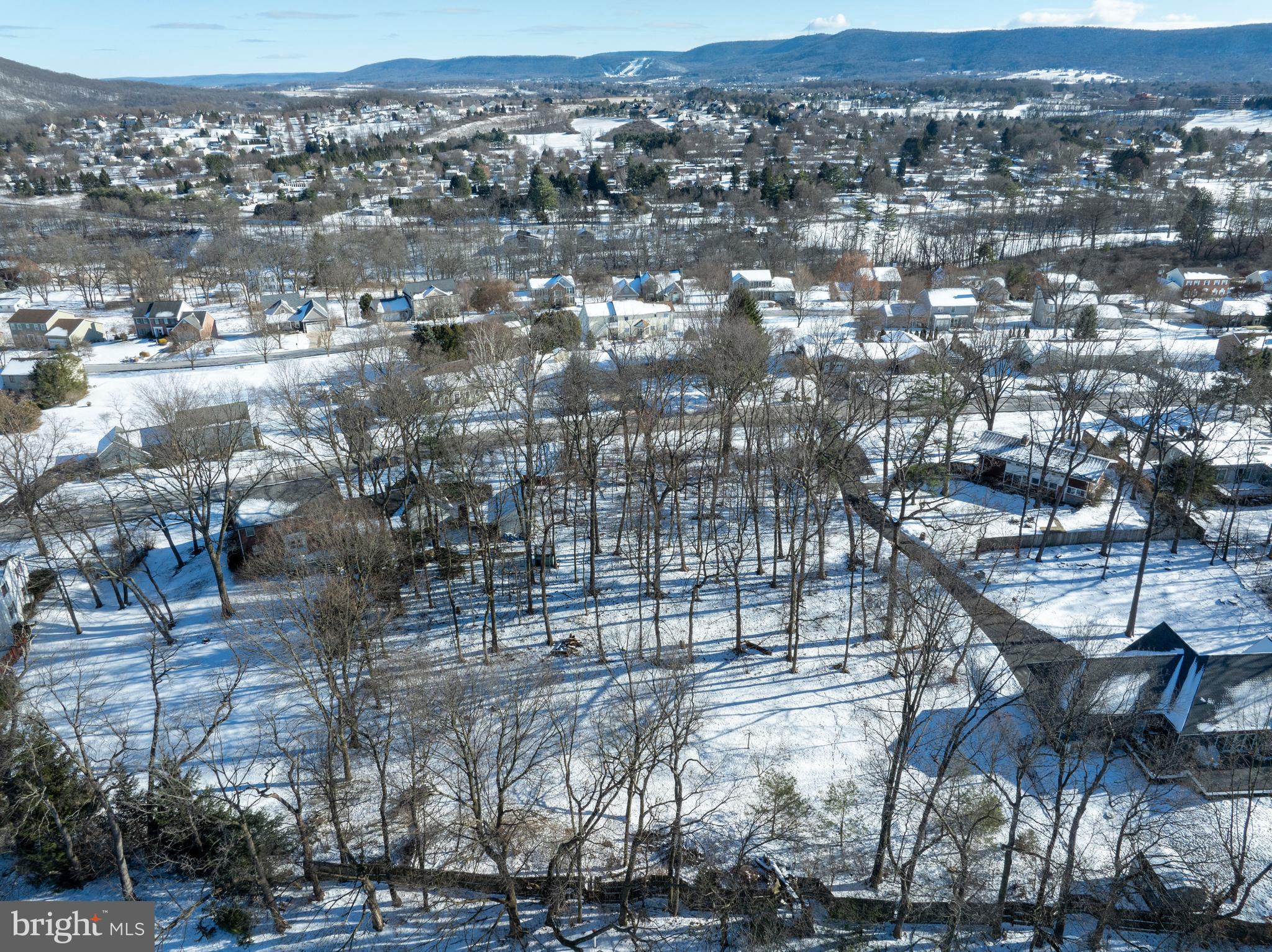 CENTRE HILLS VILLAGE - Land