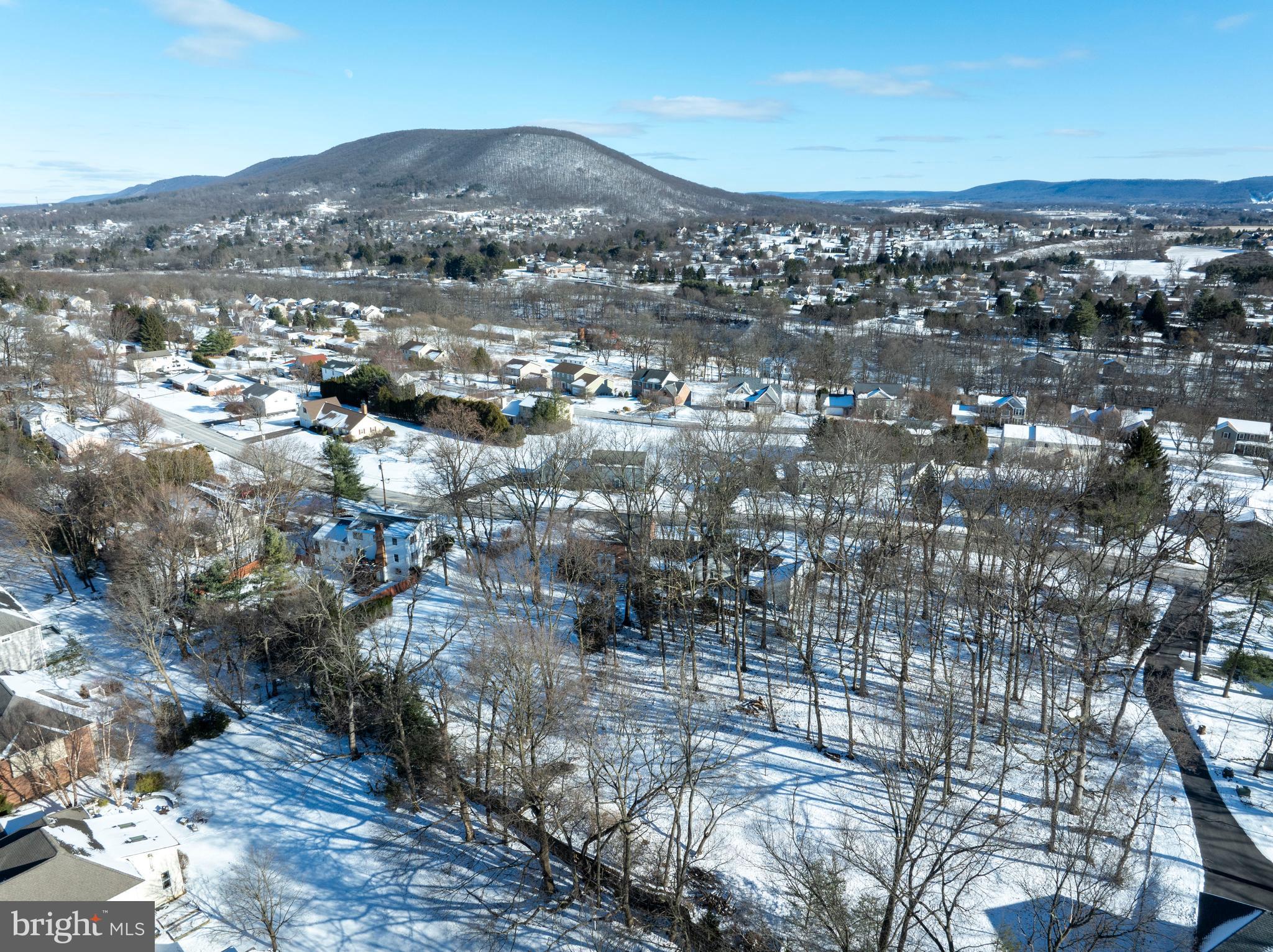 CENTRE HILLS VILLAGE - Land