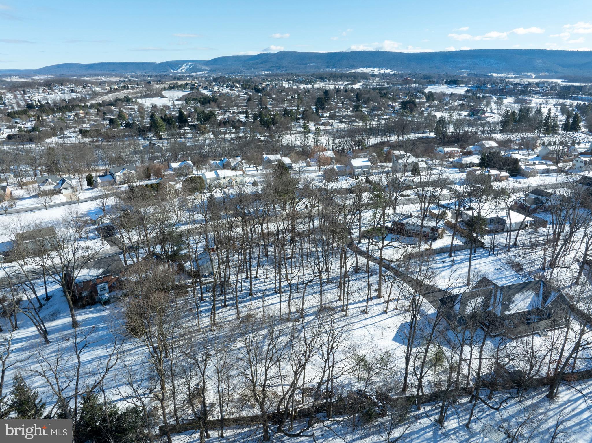 CENTRE HILLS VILLAGE - Land