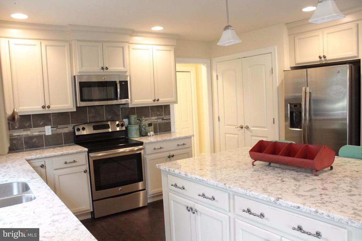 GREENLEAF ESTATES - Residential