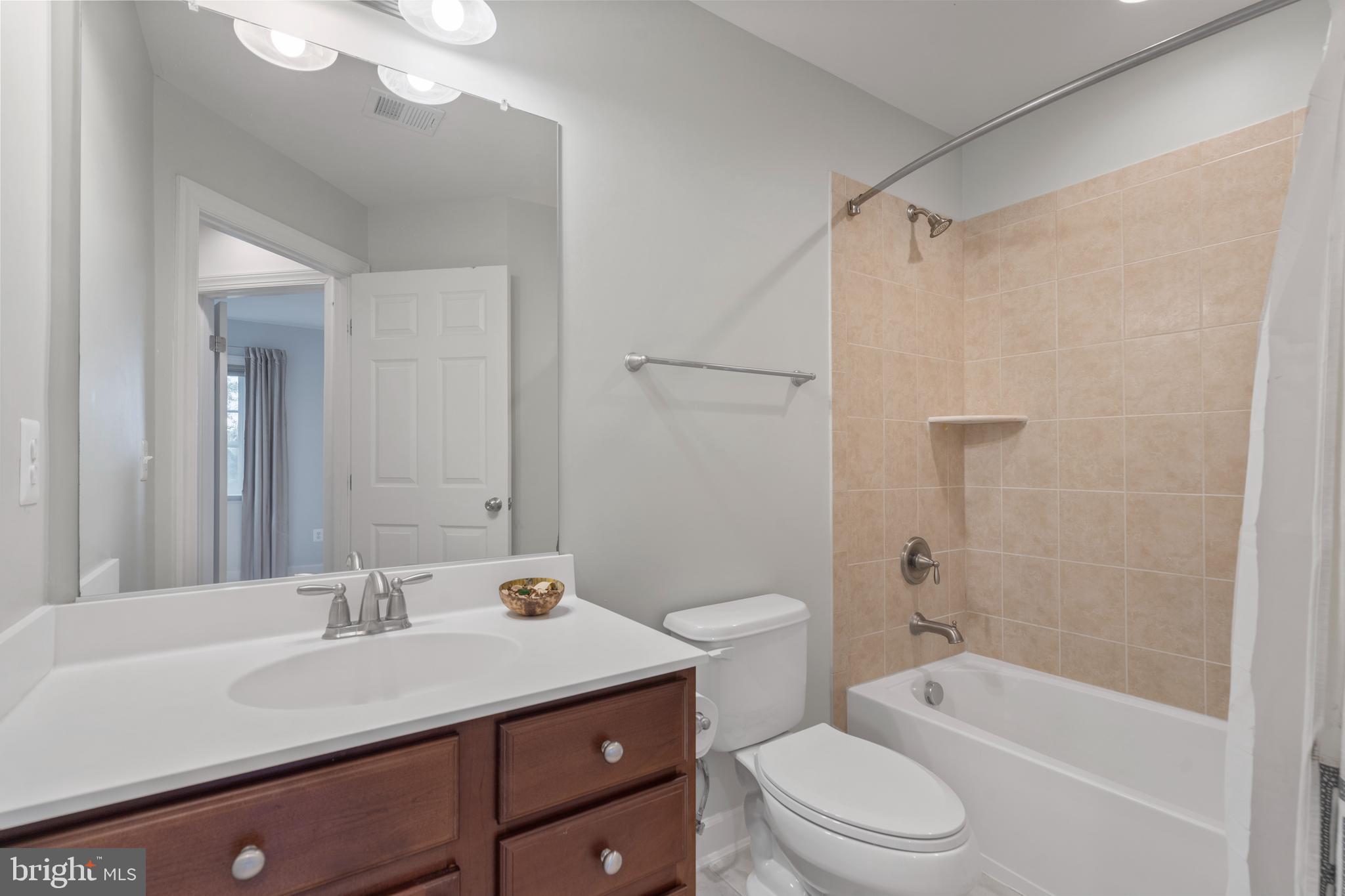 BROOKFIELD GLEBE ROAD - Residential Lease