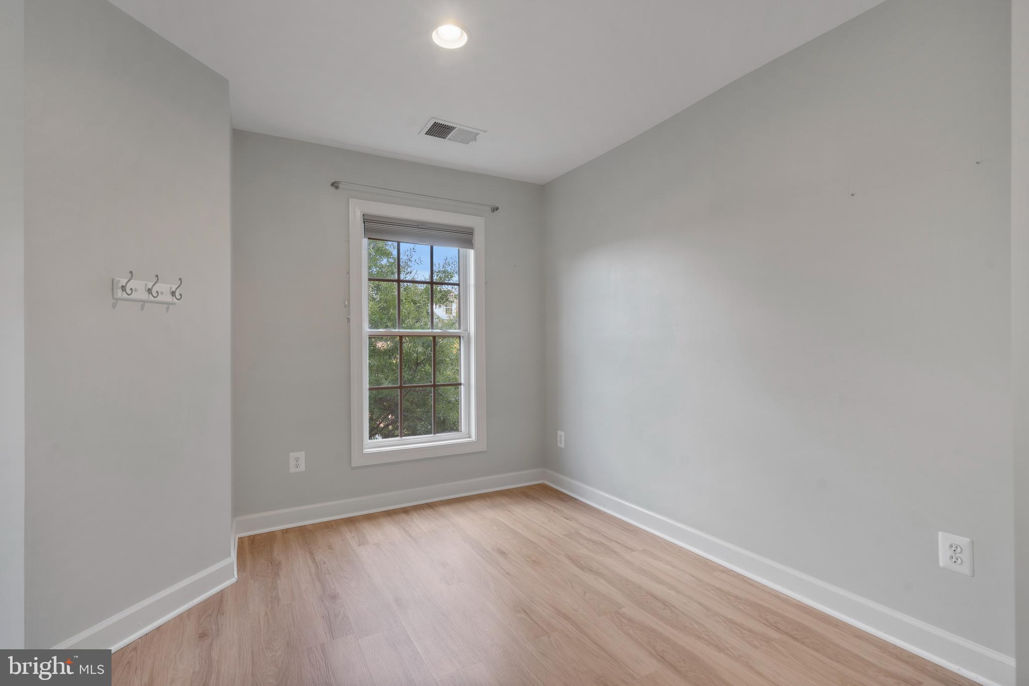 BROOKFIELD GLEBE ROAD - Residential Lease