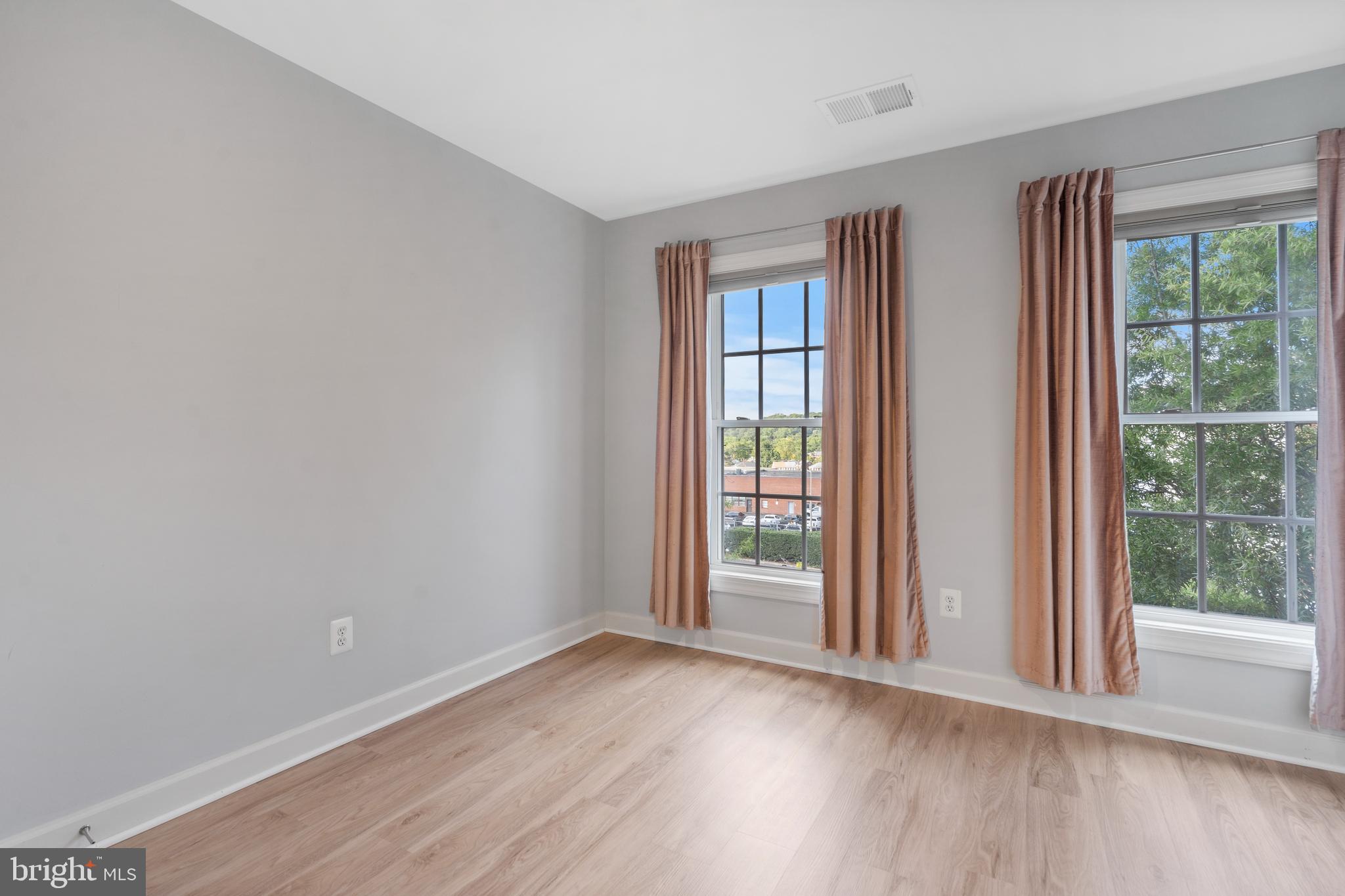 BROOKFIELD GLEBE ROAD - Residential Lease