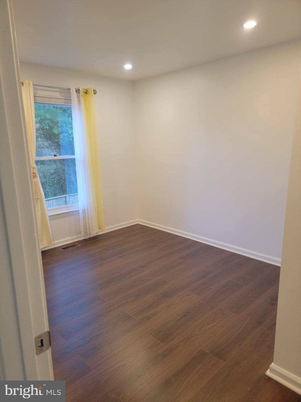 TOWNES OF ASHLEIGH - Residential Lease