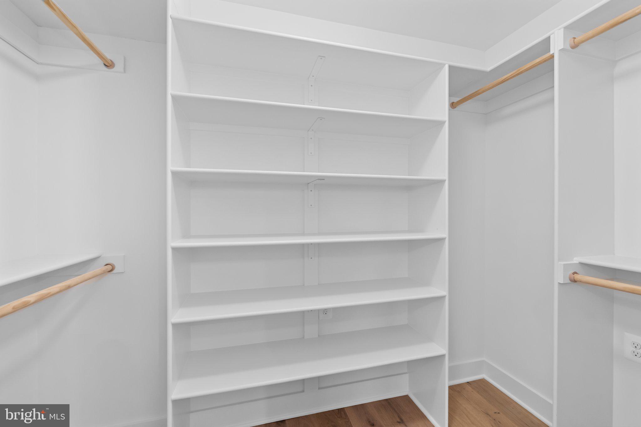 DEL RAY - Residential