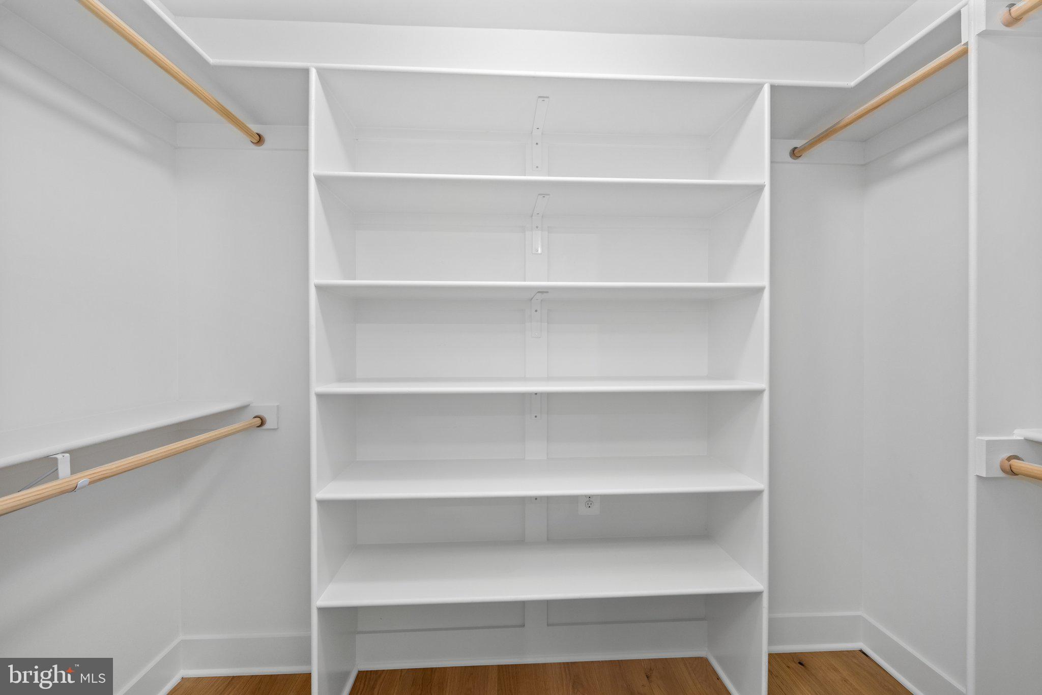 DEL RAY - Residential