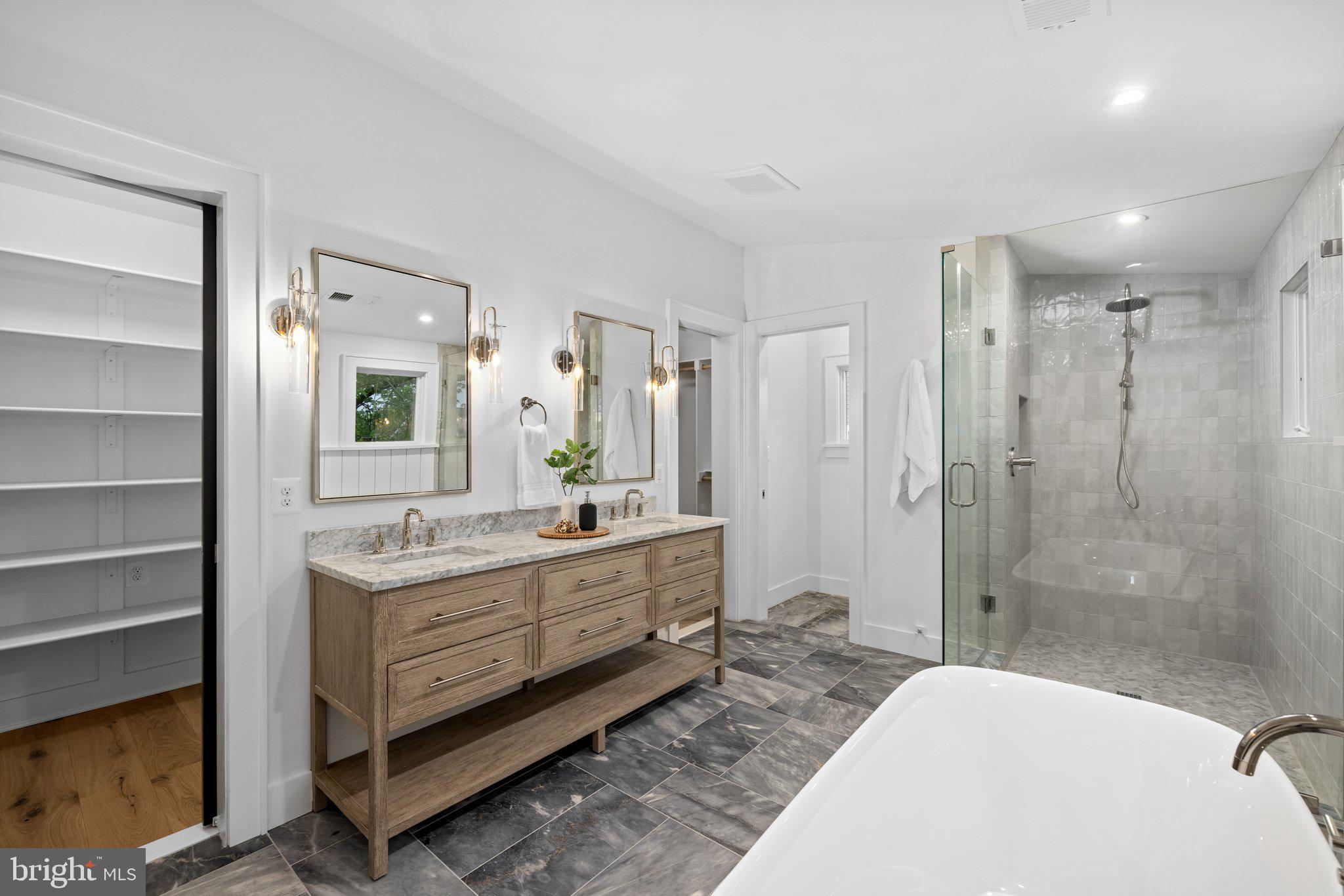 DEL RAY - Residential