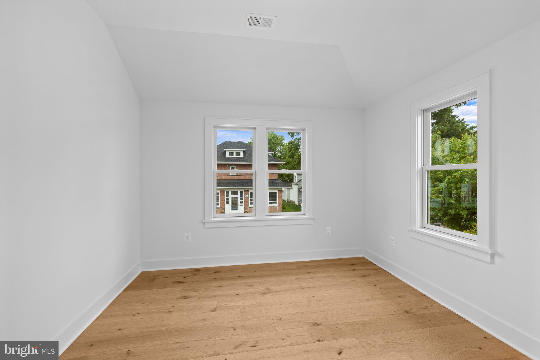 DEL RAY - Residential