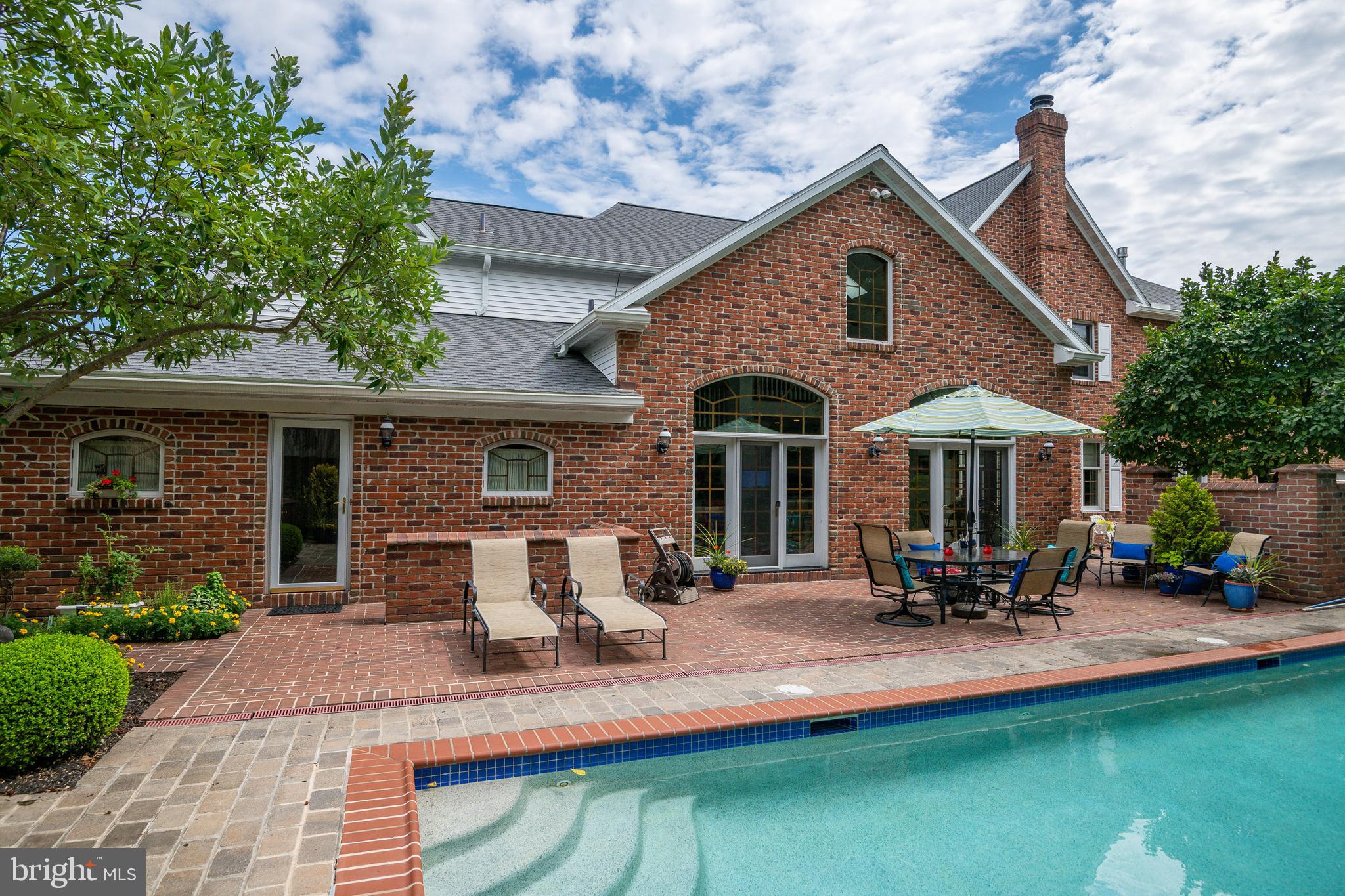 INNER CIRCLE - Residential