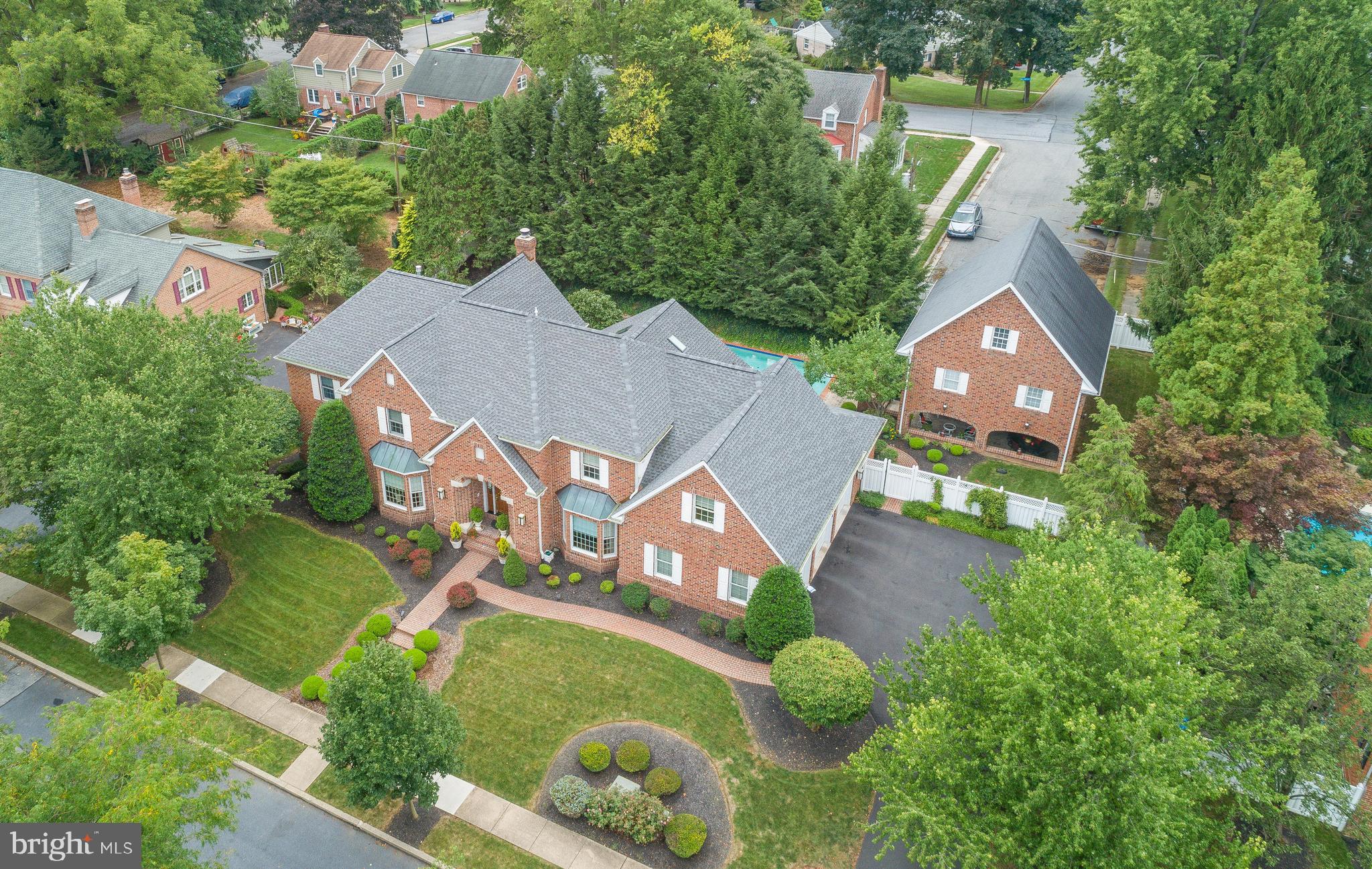 INNER CIRCLE - Residential