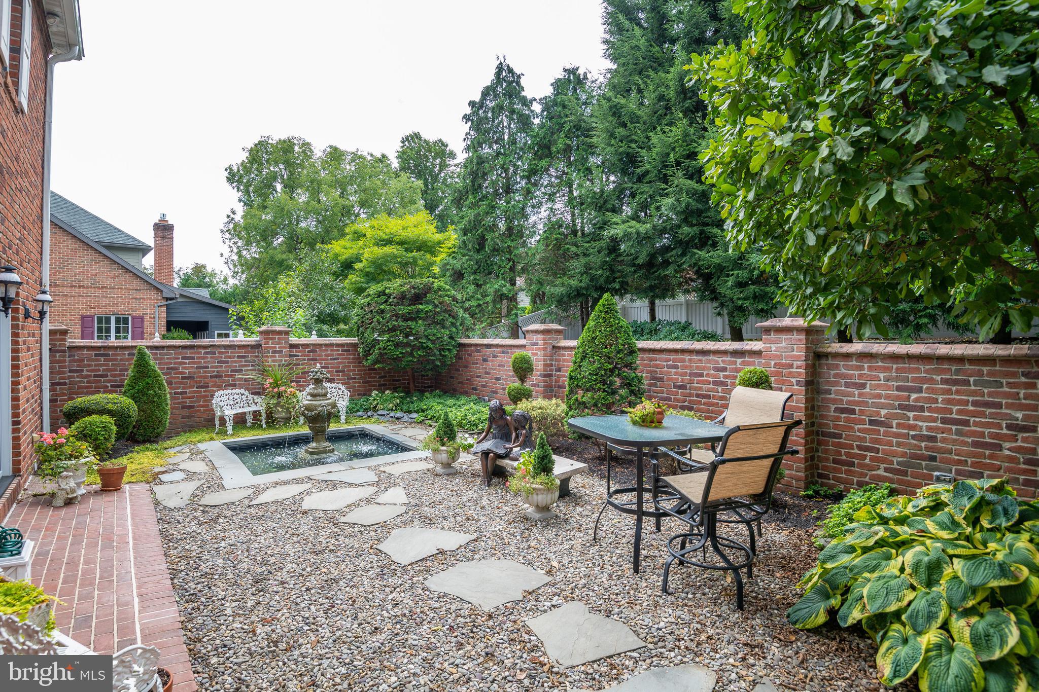 INNER CIRCLE - Residential