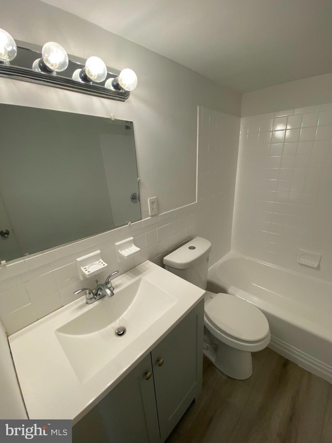 CARROLLAN GARDENS - Residential Lease