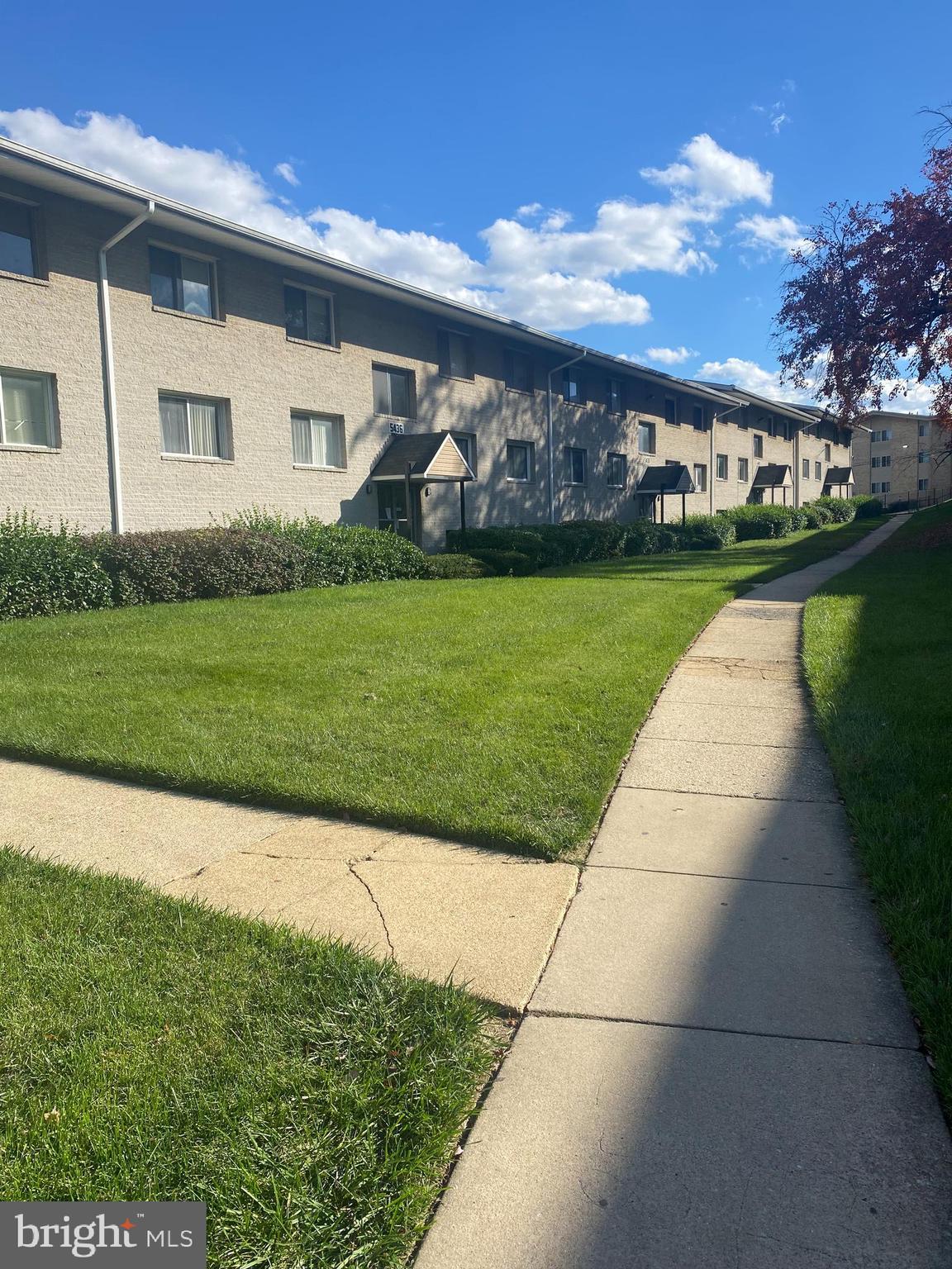 CARROLLAN GARDENS - Residential Lease