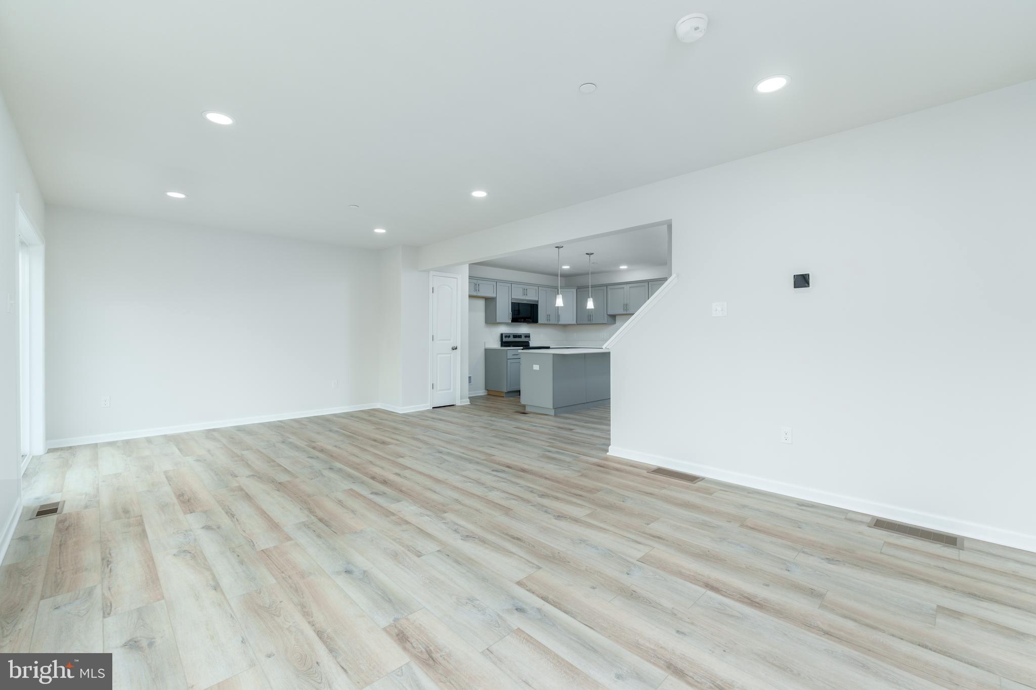 GRAYS POINTE - Residential