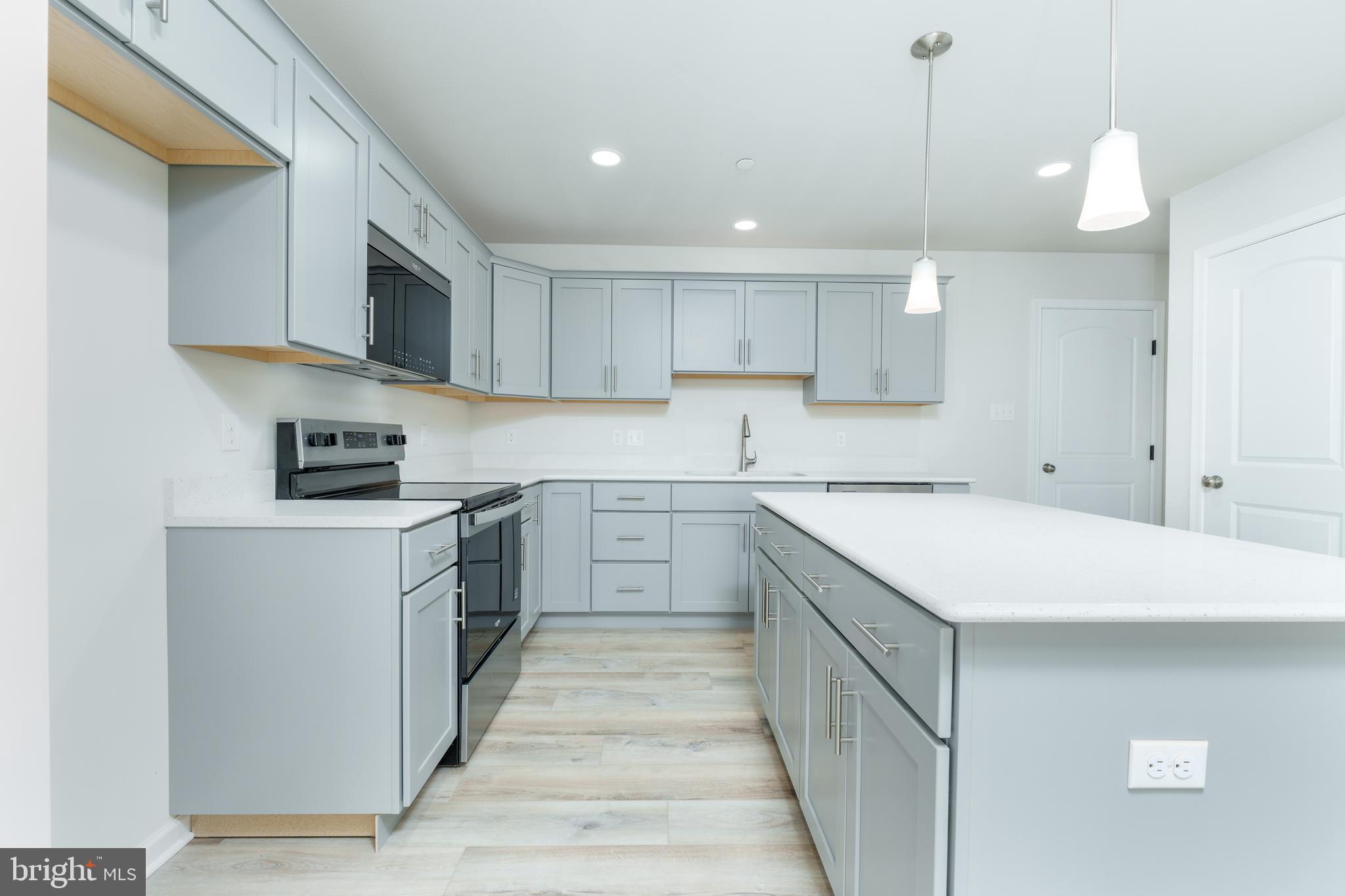 GRAYS POINTE - Residential