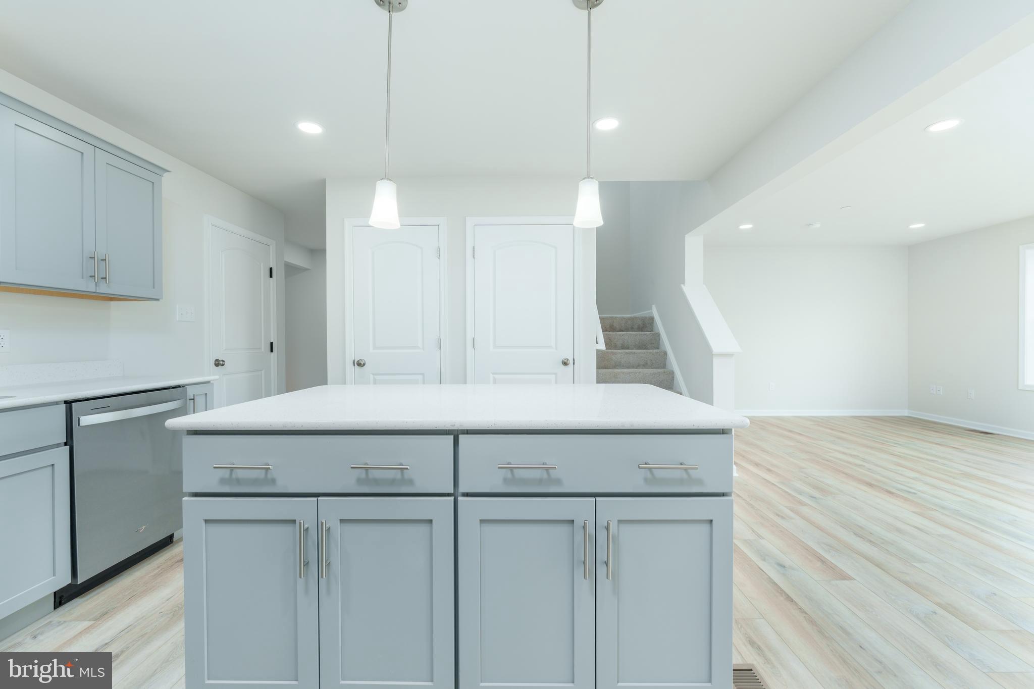 GRAYS POINTE - Residential