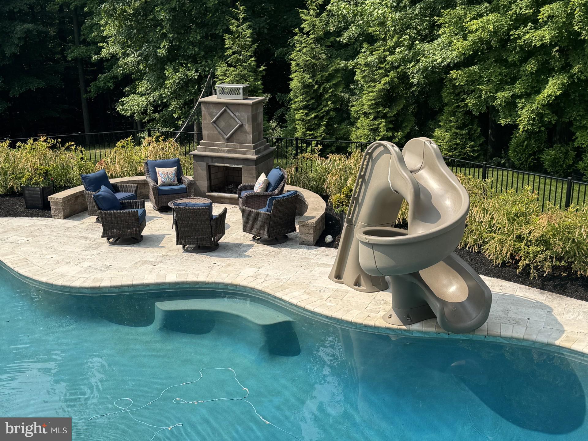 1124 OAK TREE DRIVE