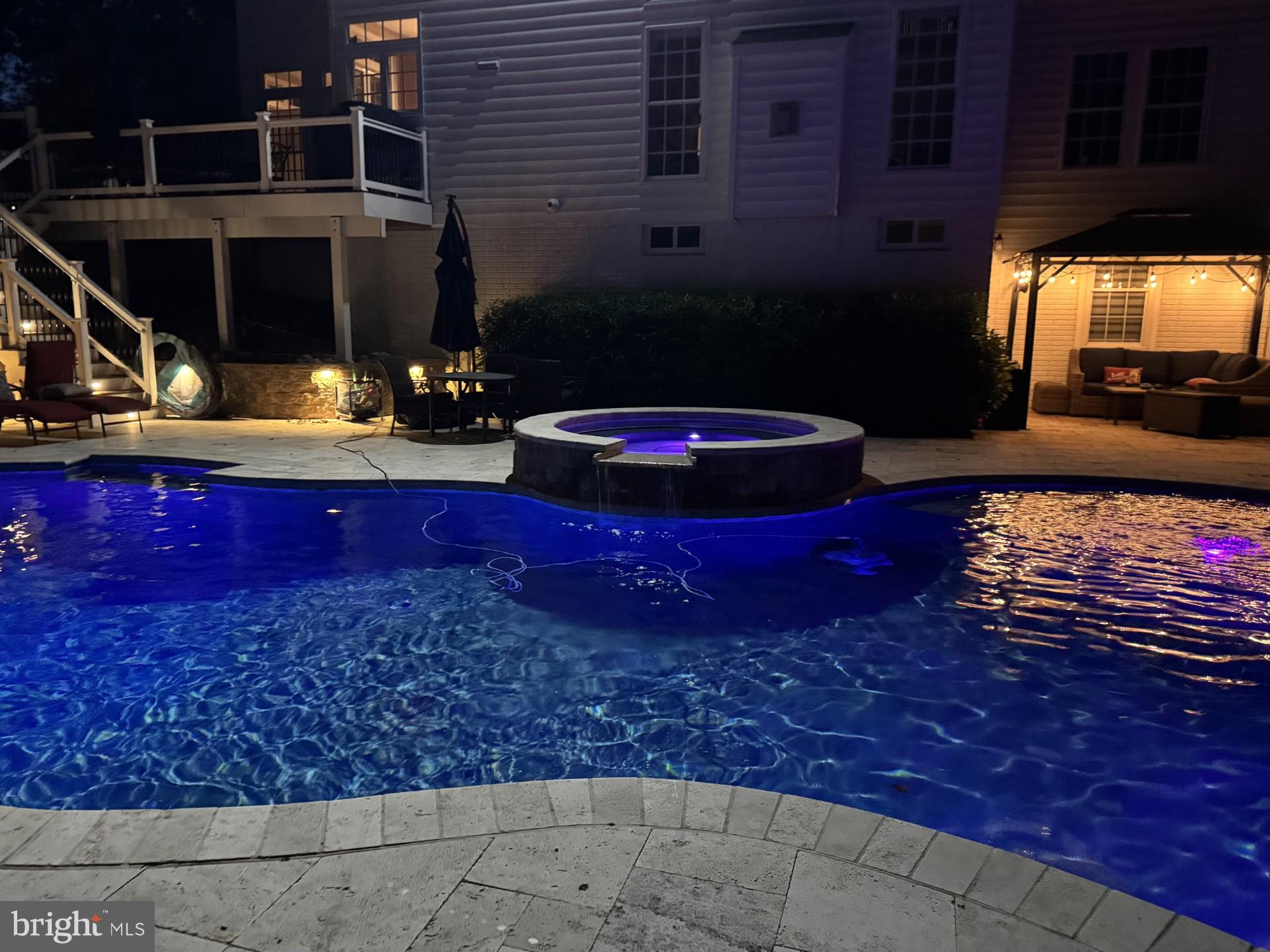 1124 OAK TREE DRIVE