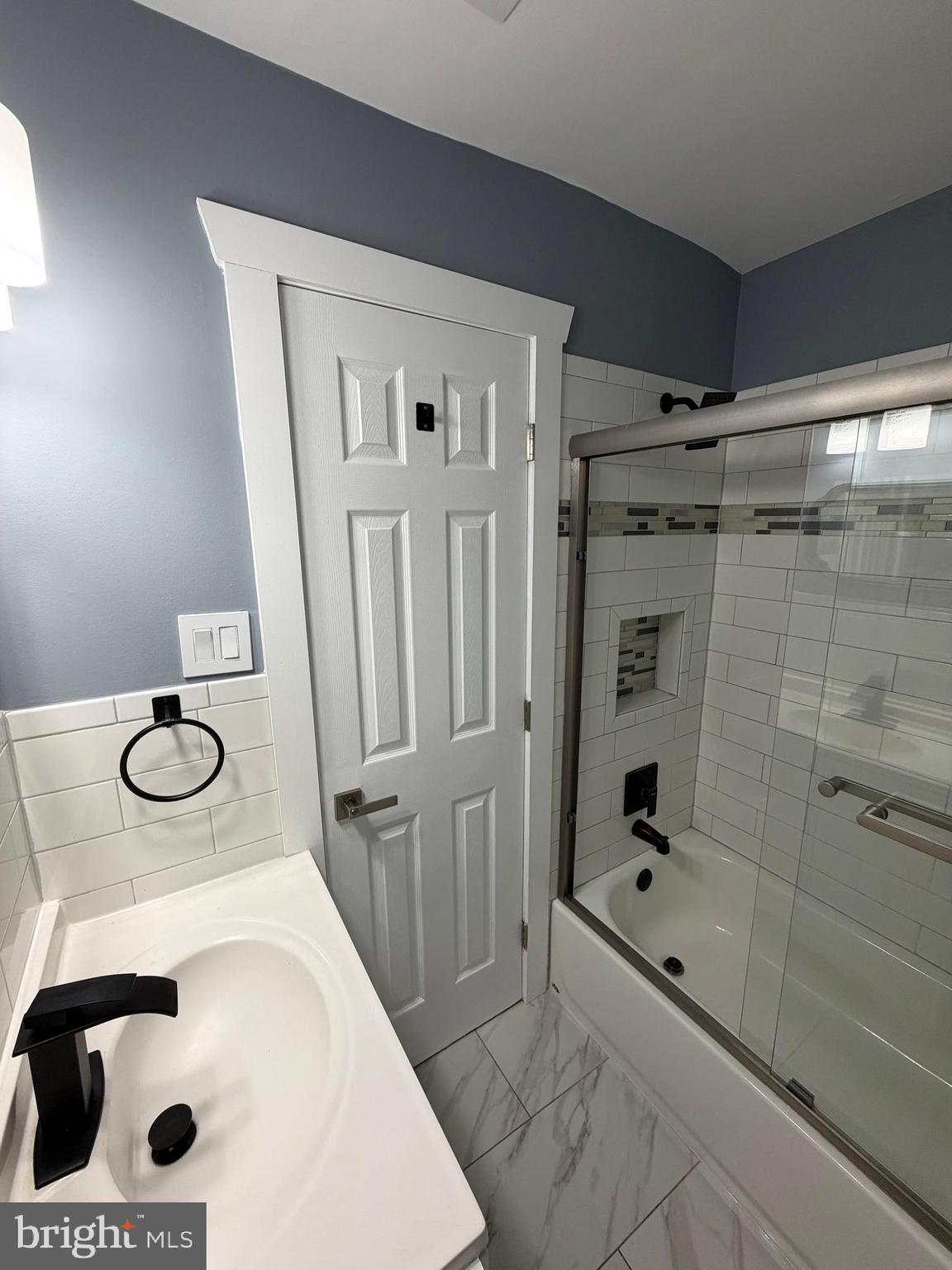 FALLS CHURCH GARDENS - Residential