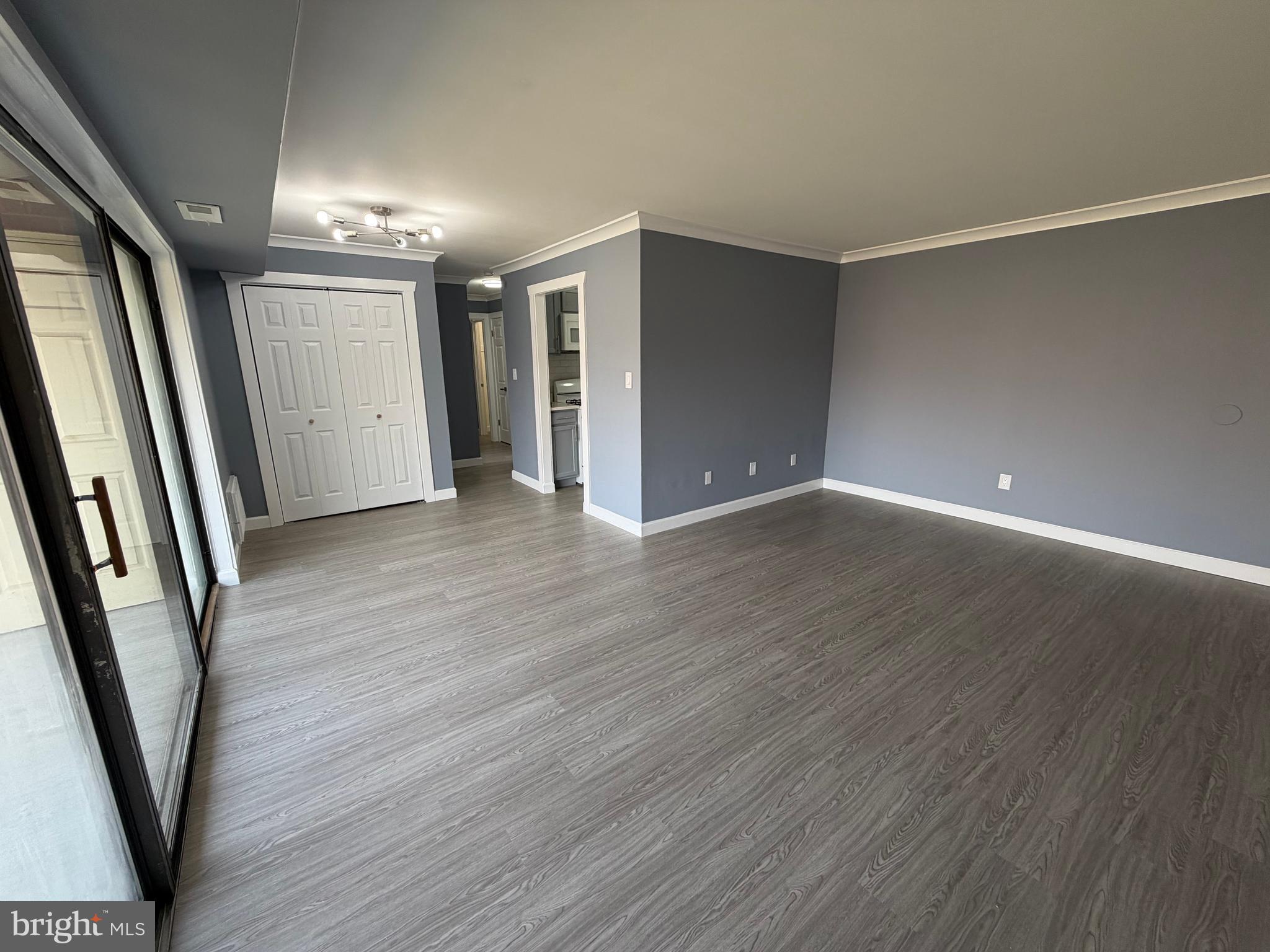 FALLS CHURCH GARDENS - Residential