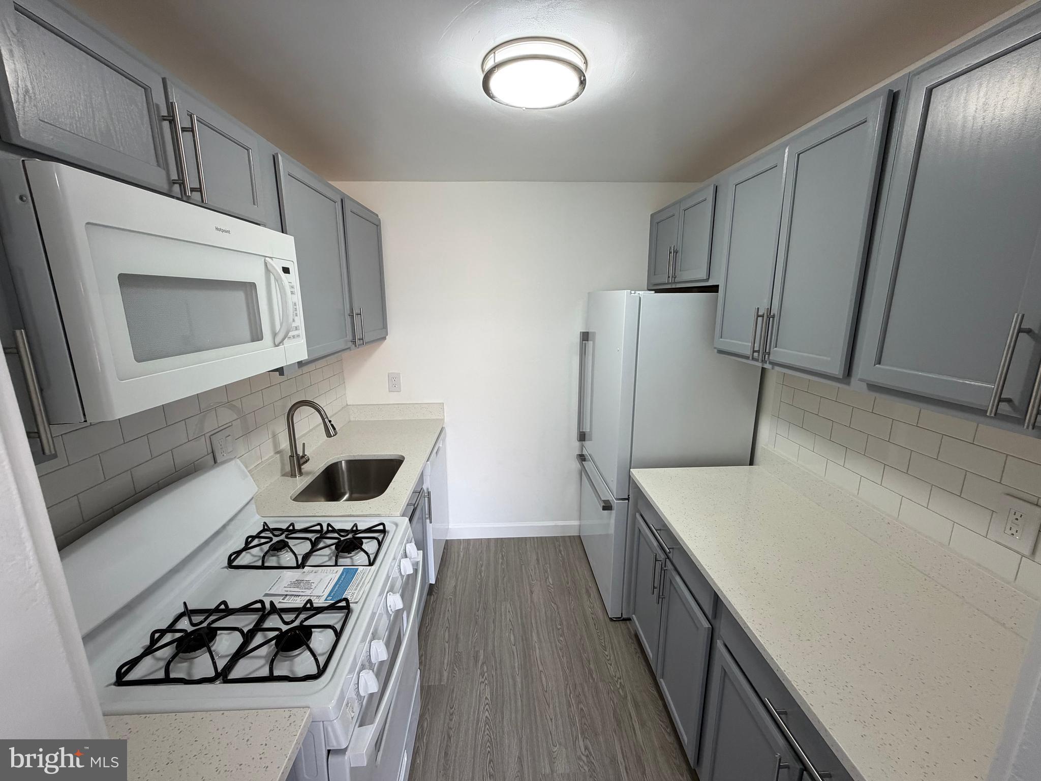 FALLS CHURCH GARDENS - Residential