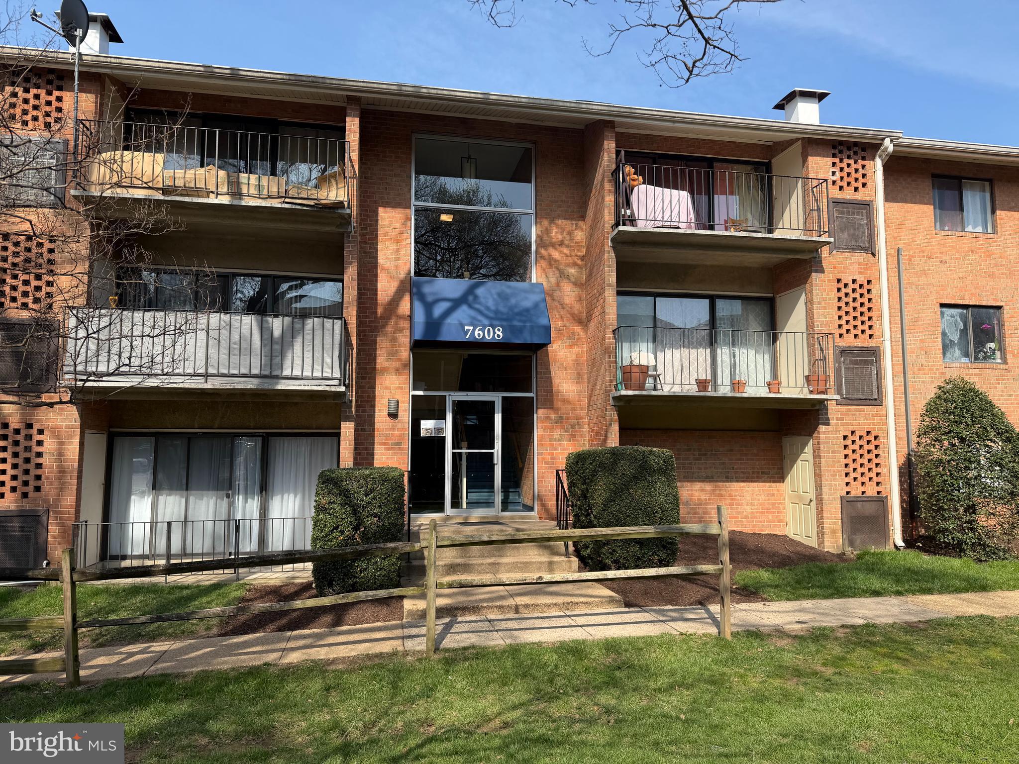 FALLS CHURCH GARDENS - Residential