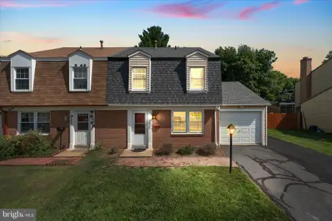 706 Edwards Ferry Road NE, Leesburg, VA 20176 - MLS#: VALO2132774