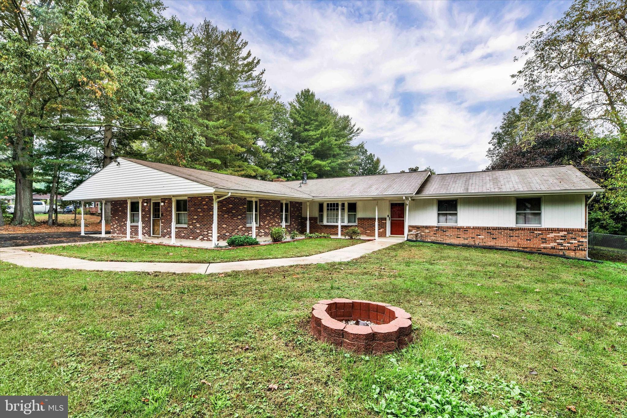 SINGING HILLS SUB - Residential