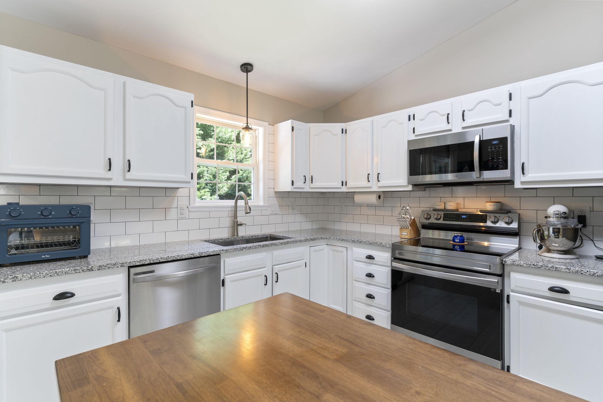 1126 STAGECOACH TRAIL