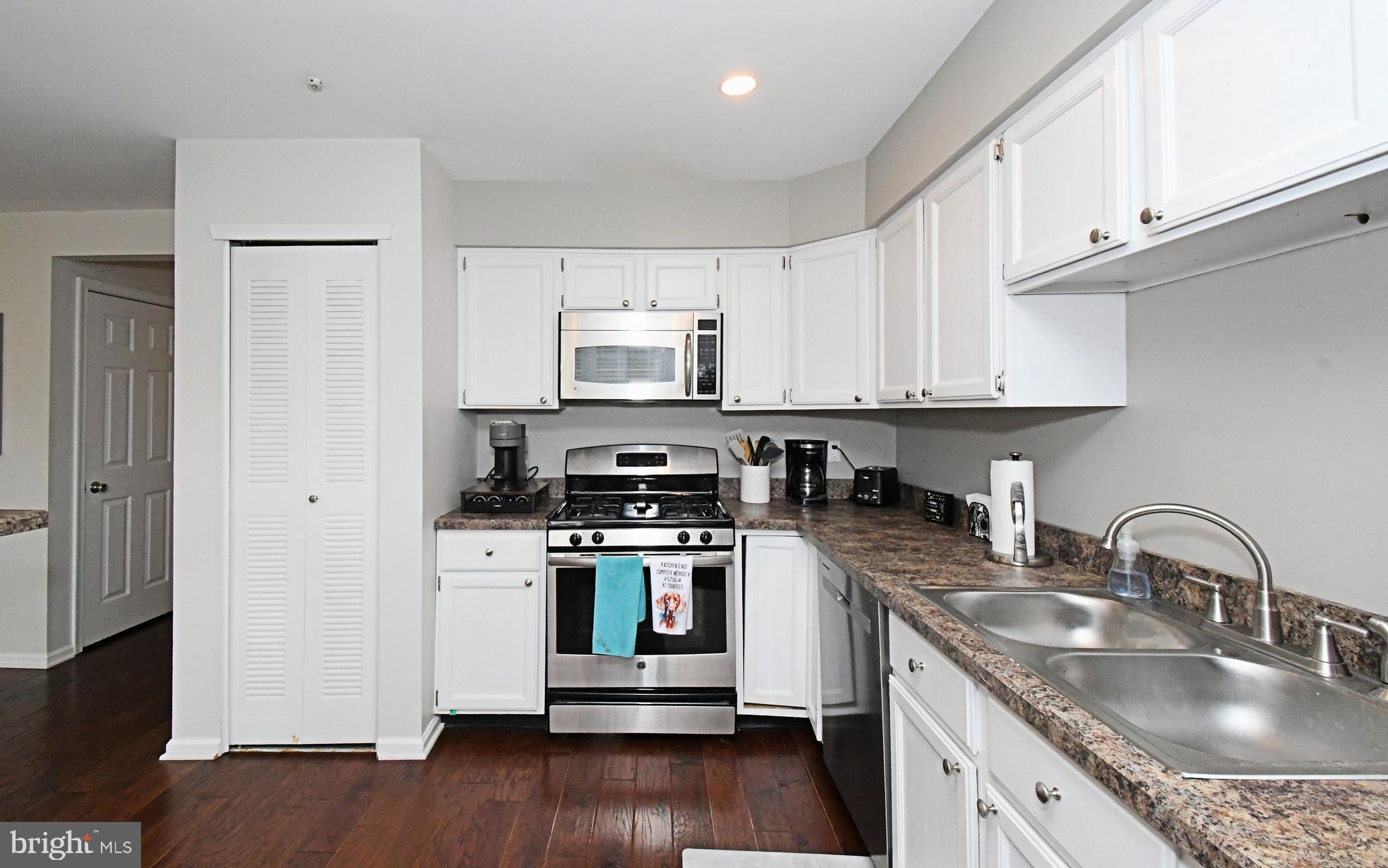 TYLER WALK - Residential