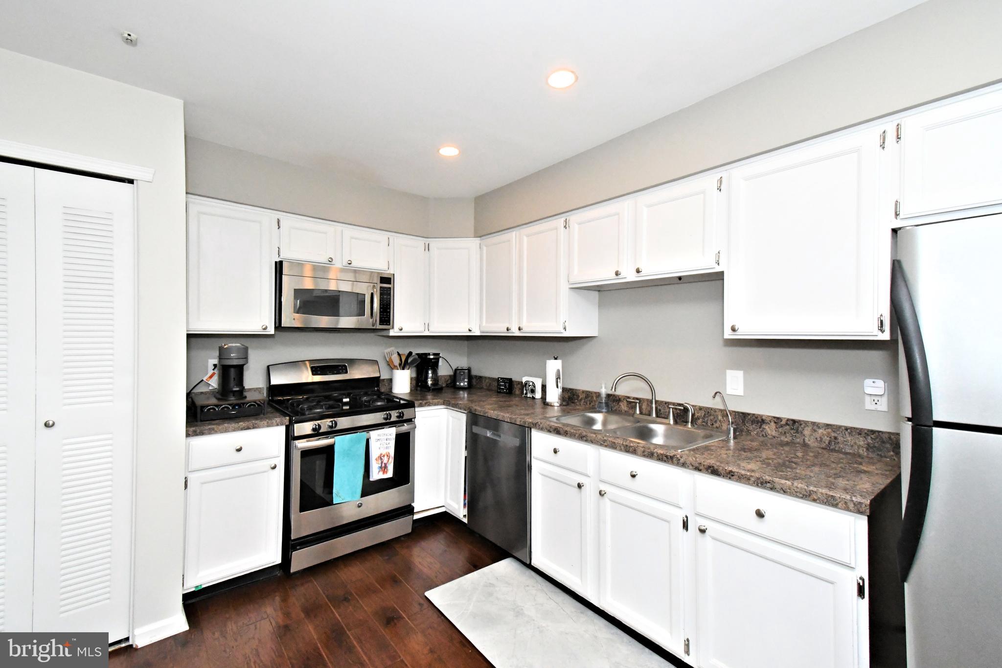 TYLER WALK - Residential