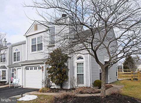 32 SKYVIEW WAY NEWTOWN PA 18940