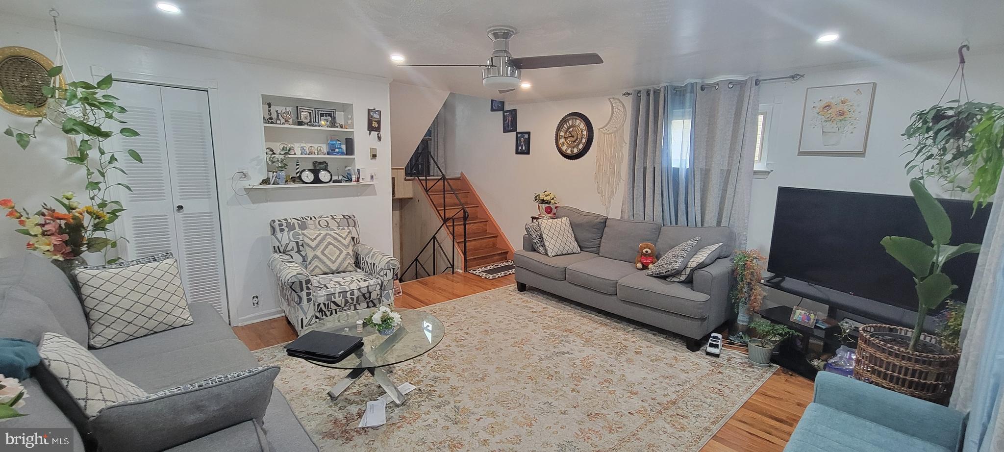 867 WEDGEWOOD DRIVE