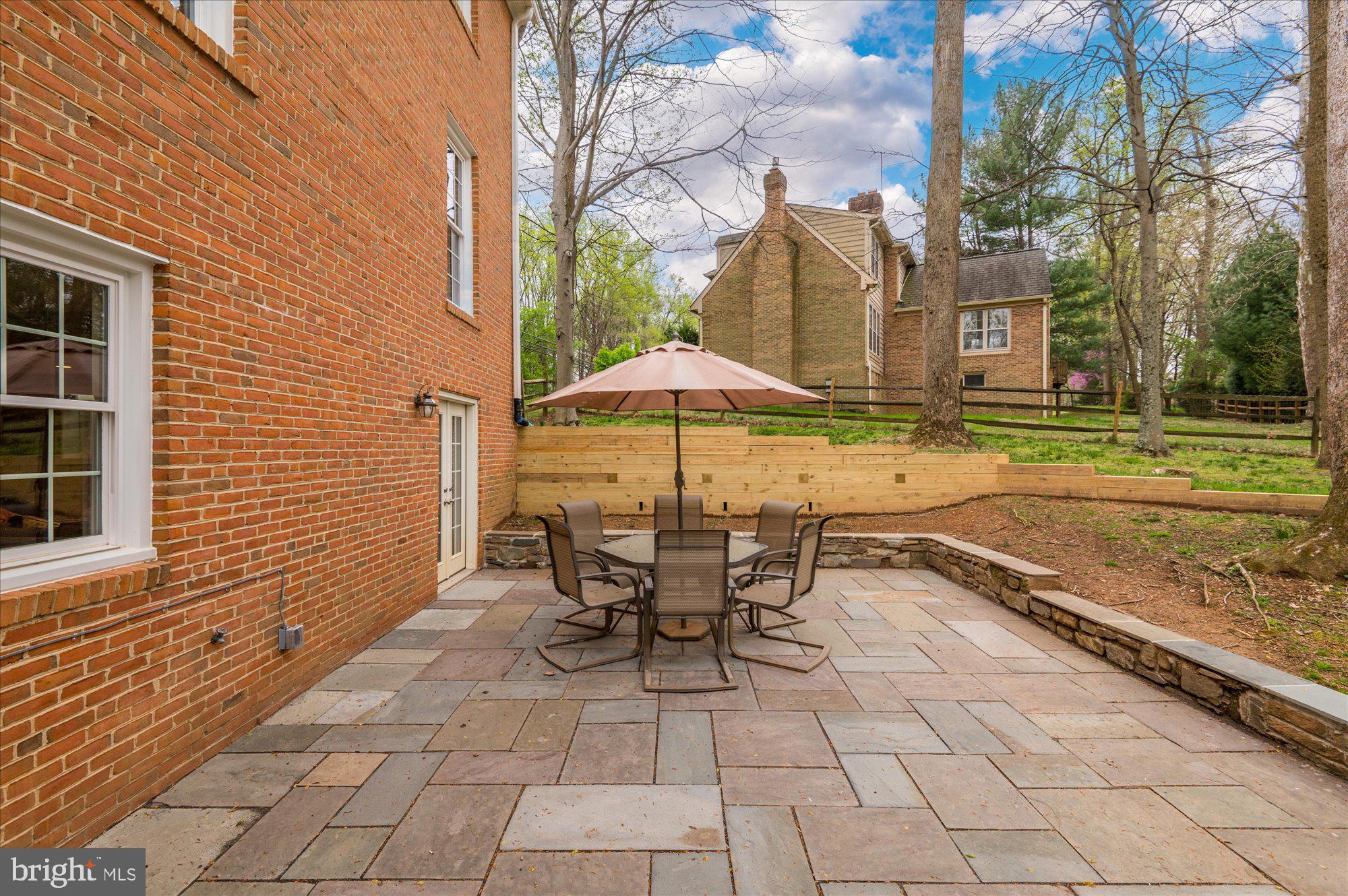 RIVER FALLS - Residential