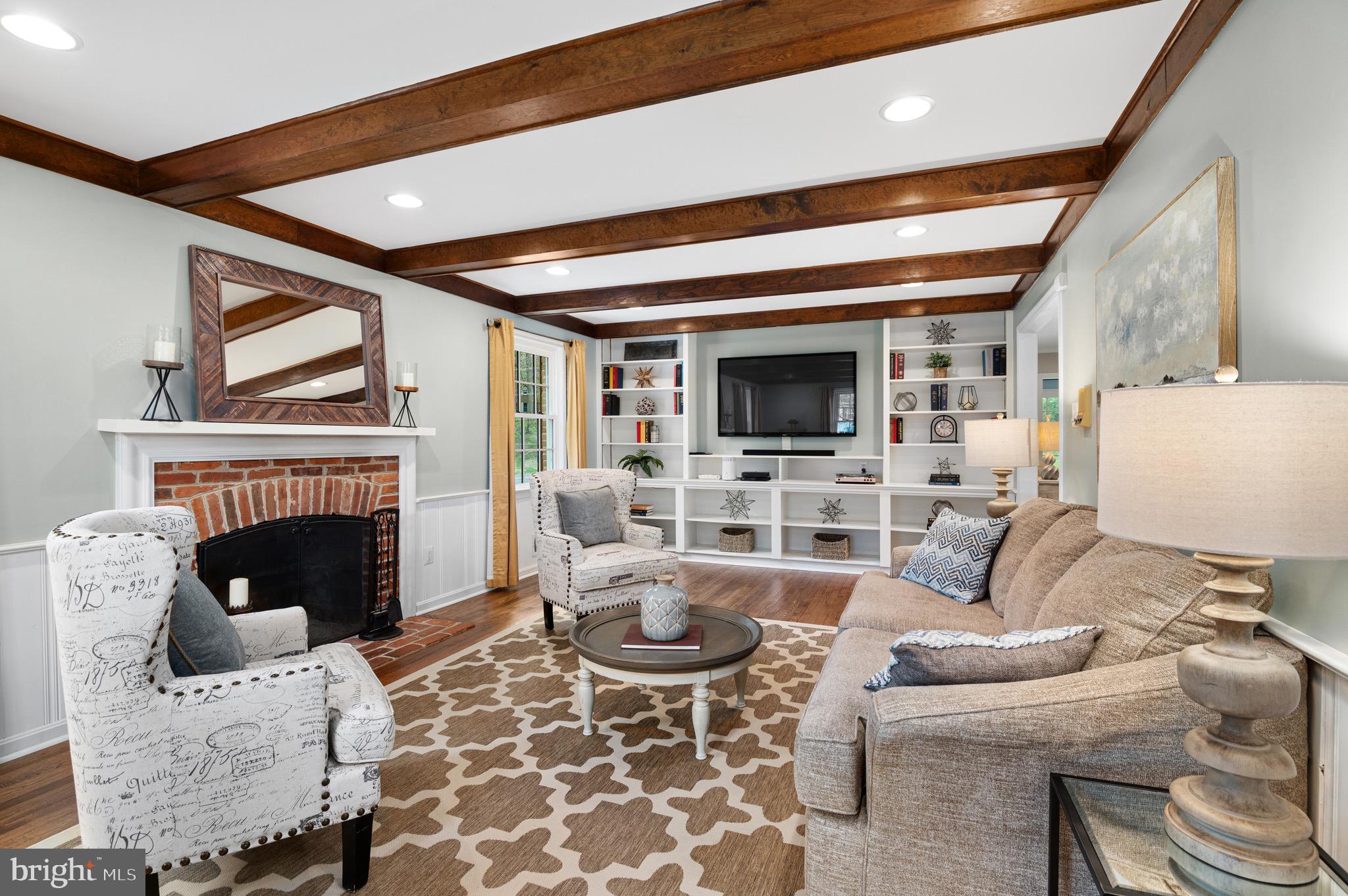 RIVER FALLS - Residential