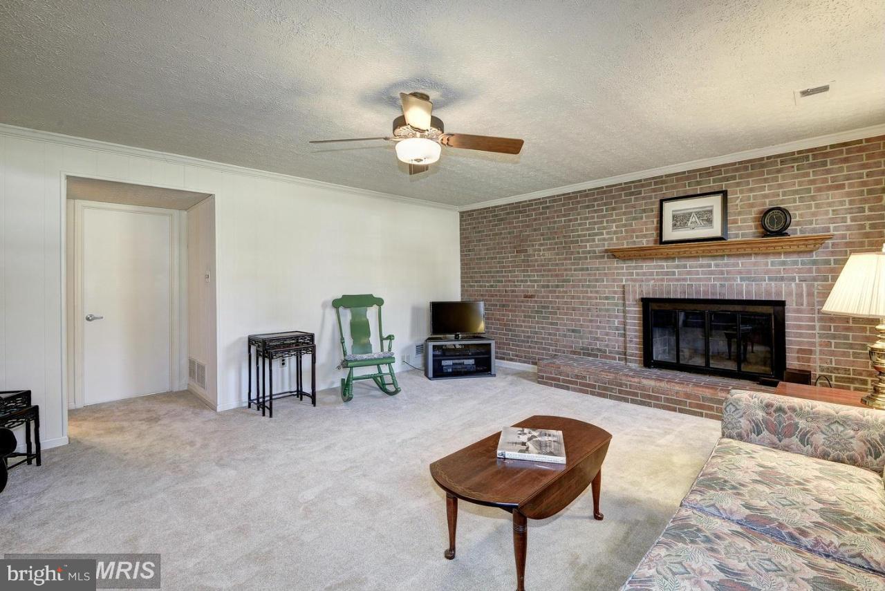 TYSONS VALLEY - Residential Lease