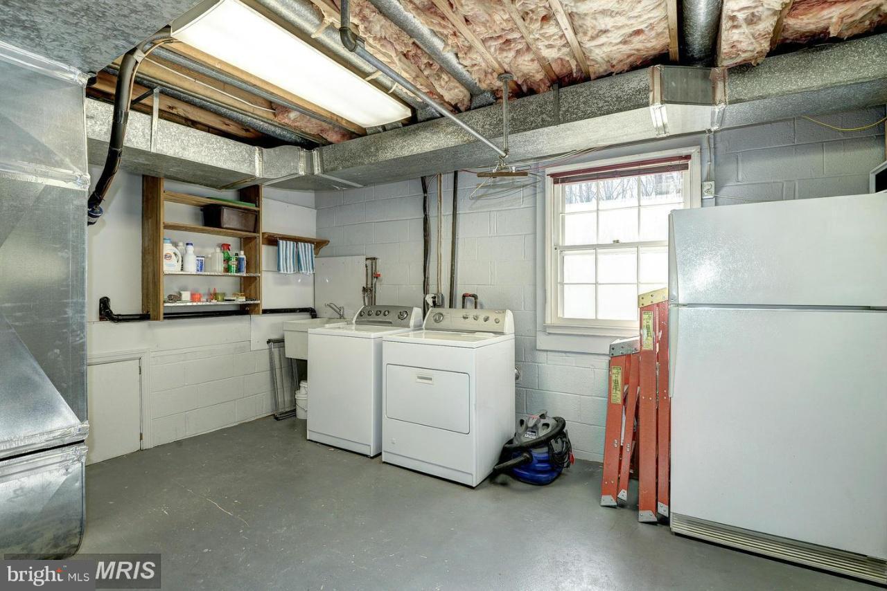 TYSONS VALLEY - Residential Lease