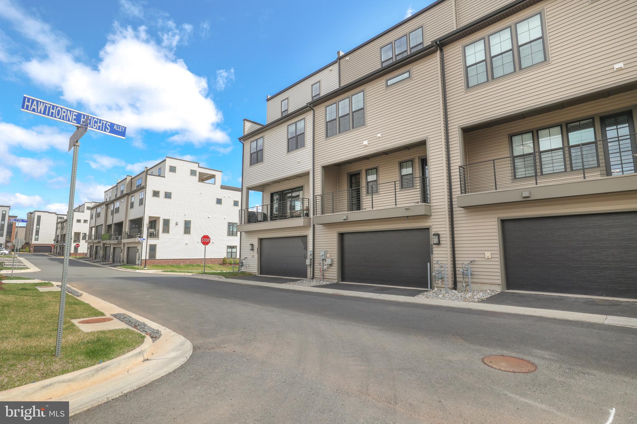 METRO WALK AT MOOREFIELD STATION - Residential Lease