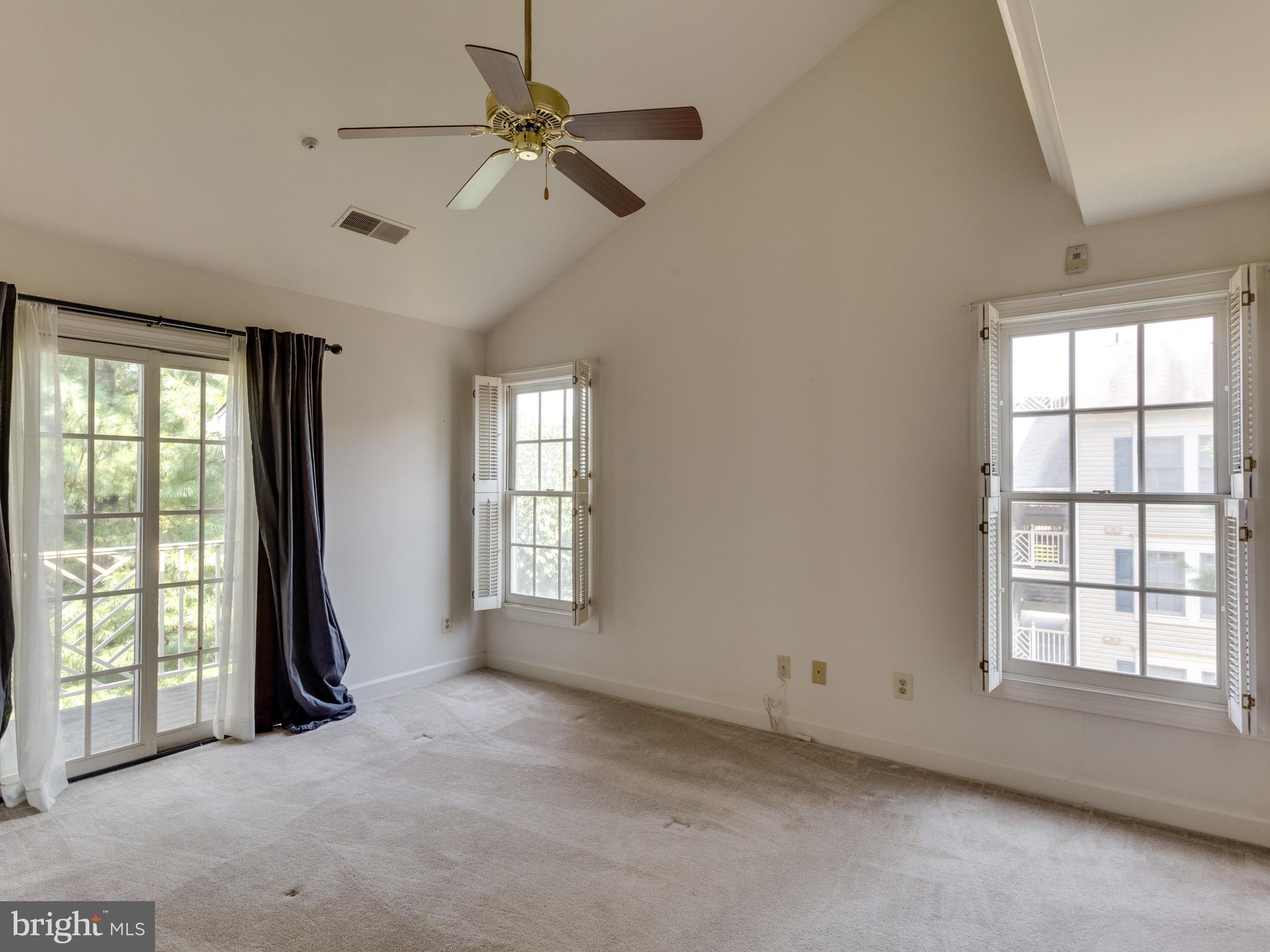 FAIRFIELD HOUSE - Residential