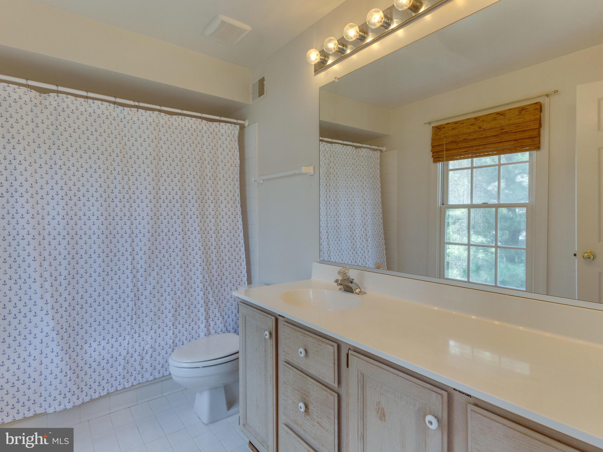 FAIRFIELD HOUSE - Residential