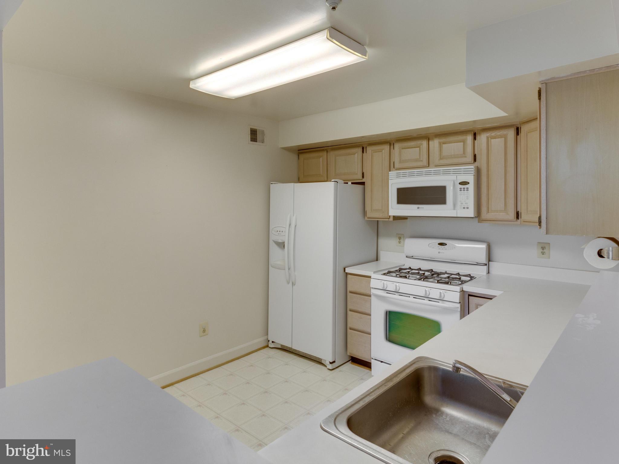 FAIRFIELD HOUSE - Residential