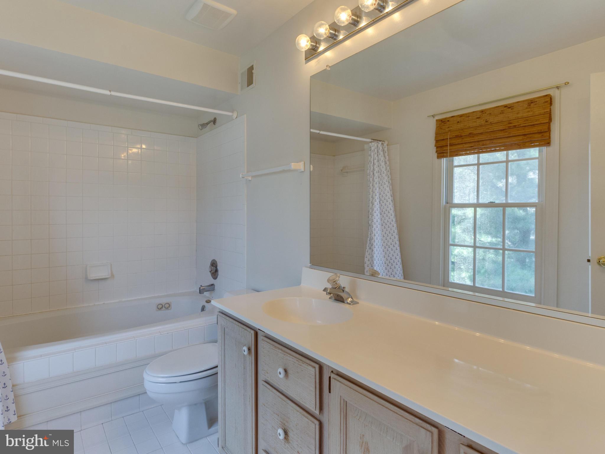 FAIRFIELD HOUSE - Residential